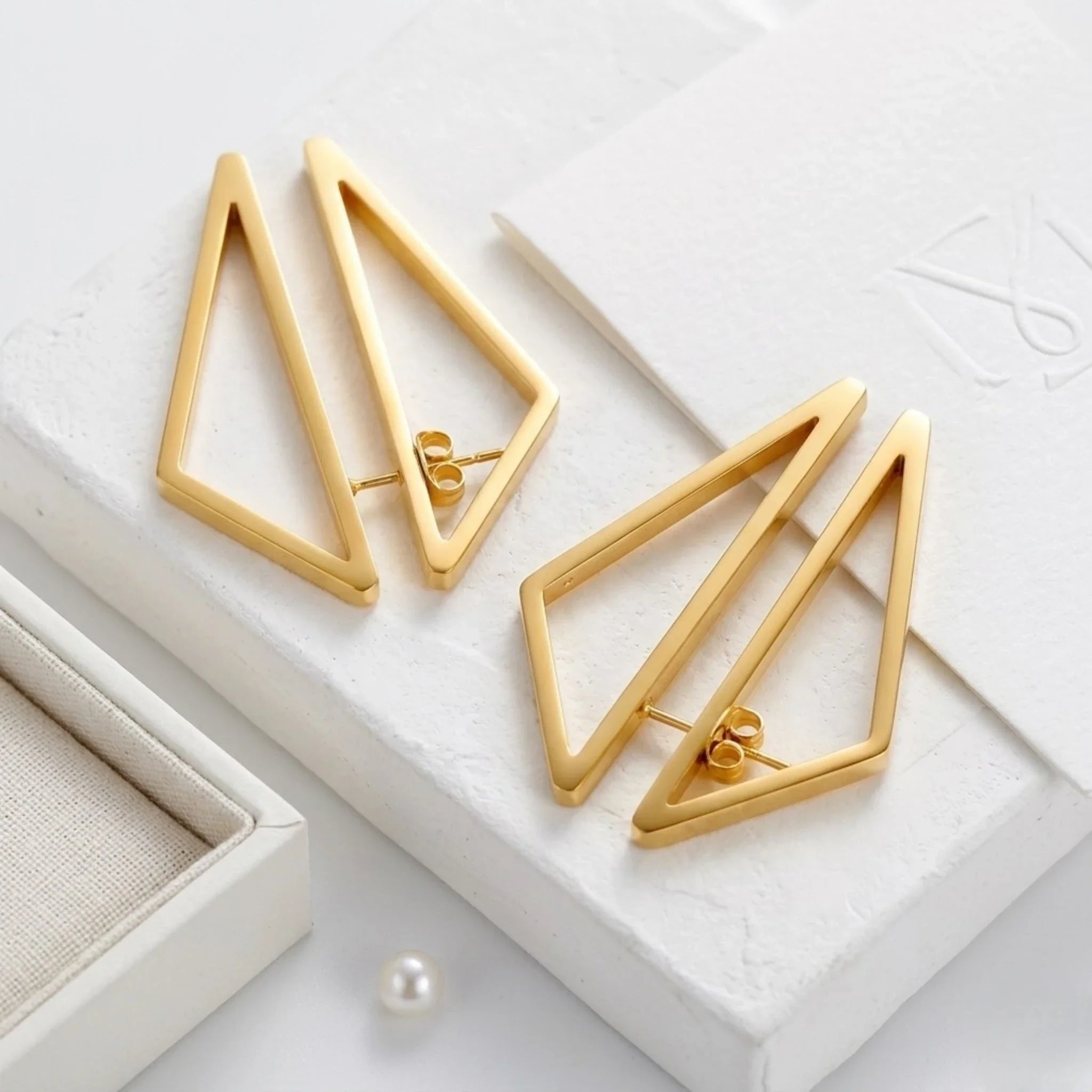 BEHI ELIF EARRINGS