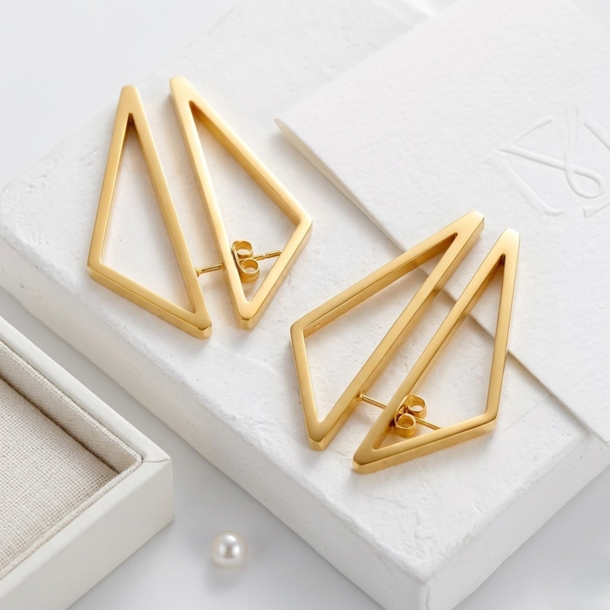 BEHI ELIF EARRINGS