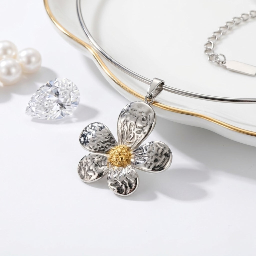 BEHI BLOOM CHOKER