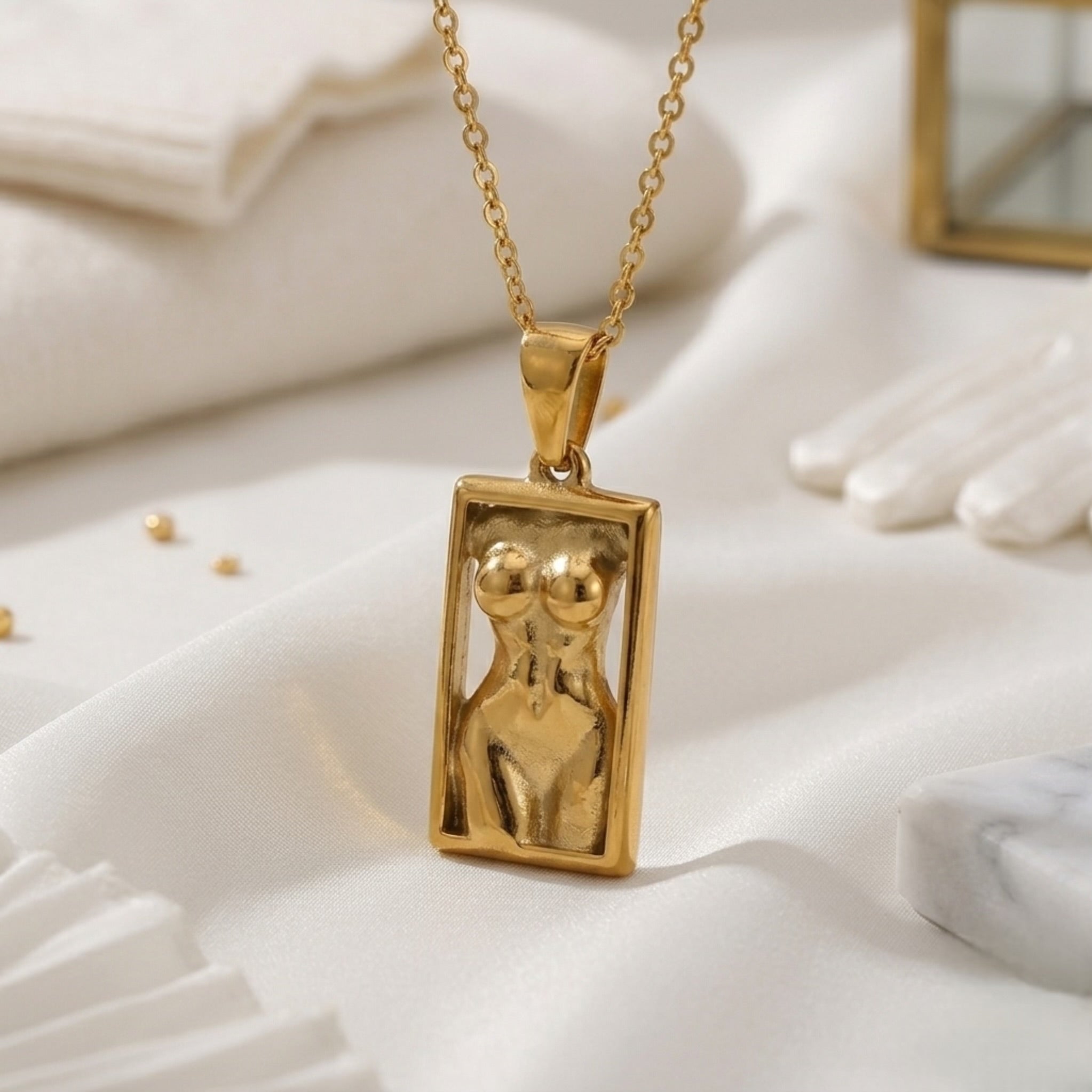 BEHI ROMANESQUE NECKLACE