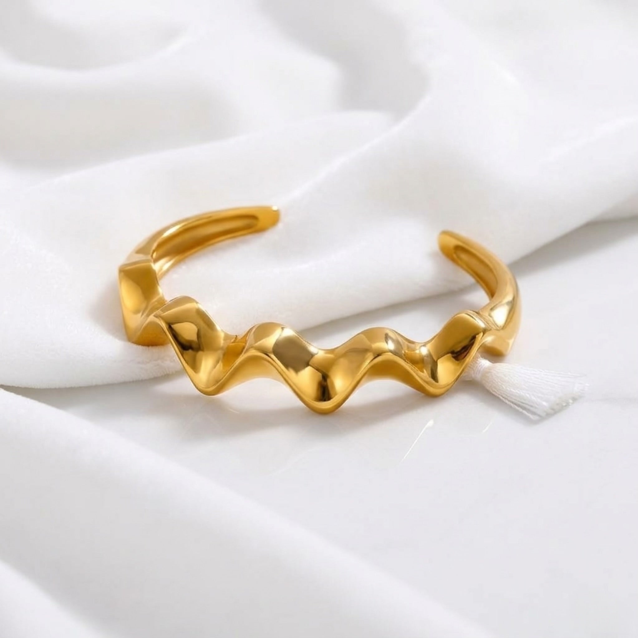 BEHI ROMANCE BRACELET