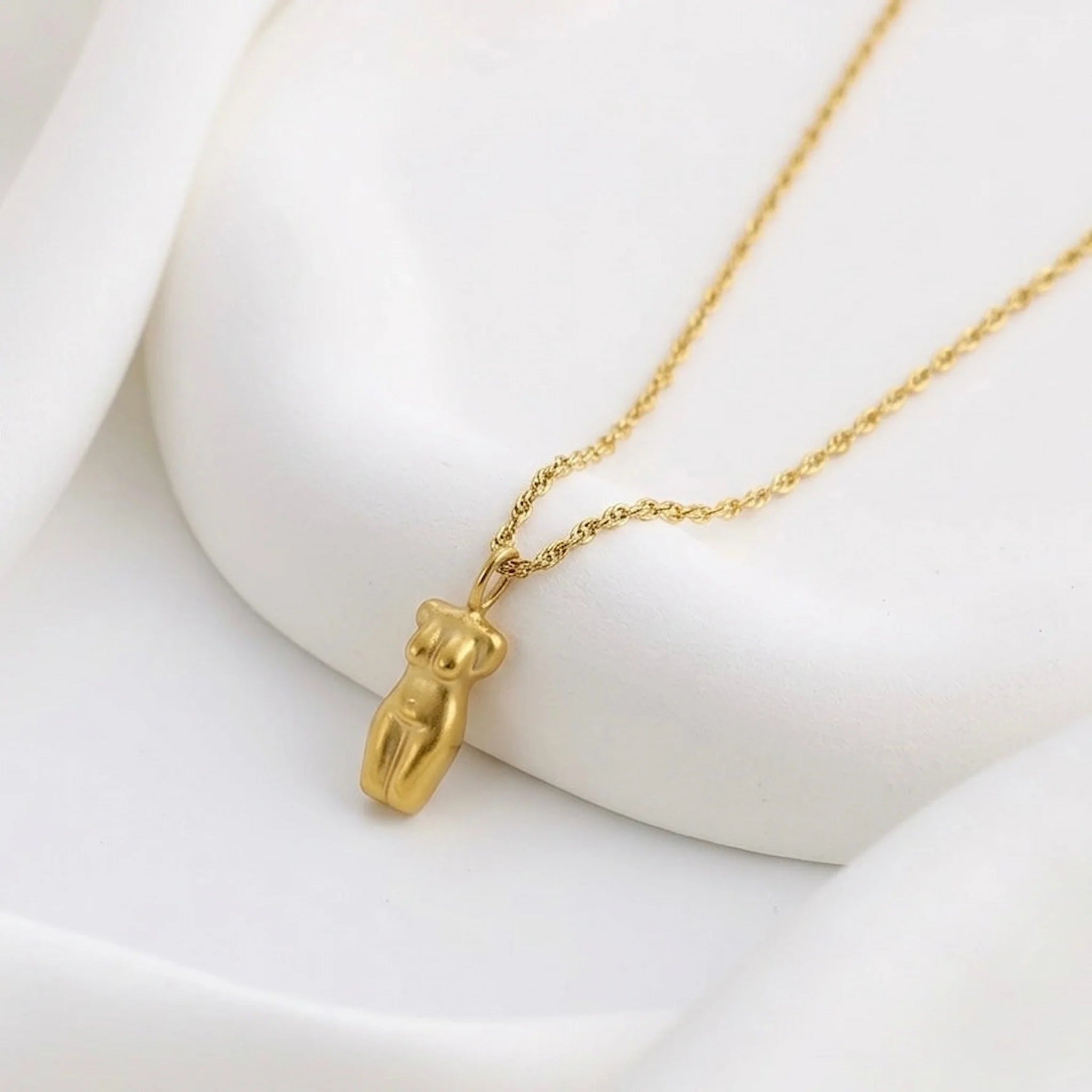 BEHI MANNEQUIN NECKLACE