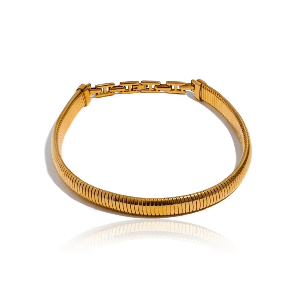 BEHI ALMOND CHOKER