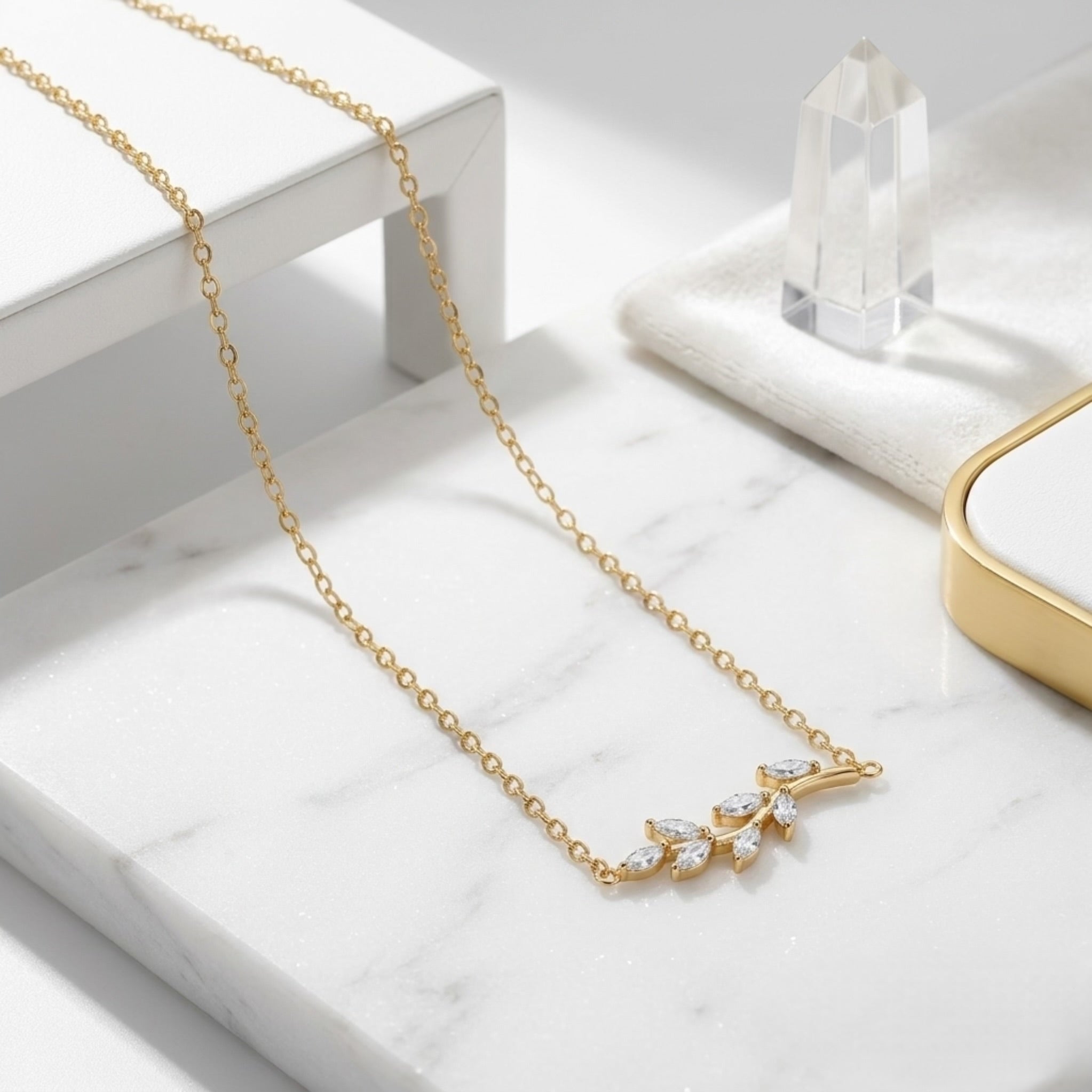 BEHI NANIKO NECKLACE
