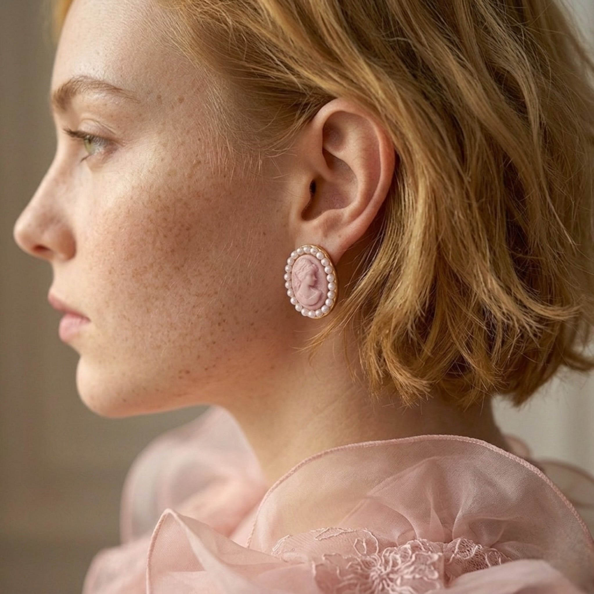 BEHI LADY EARRINGS