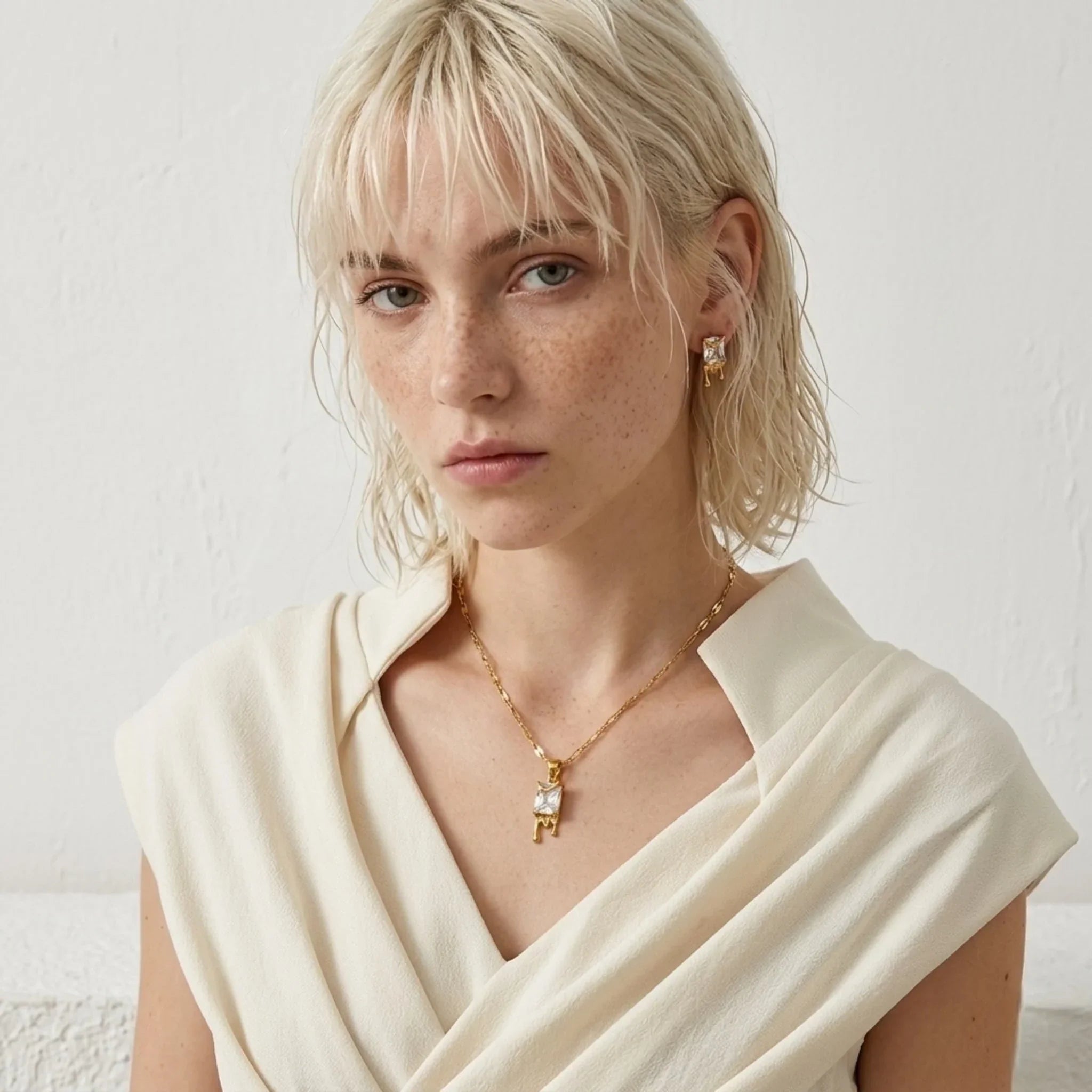 BEHI TIARA NECKLACE