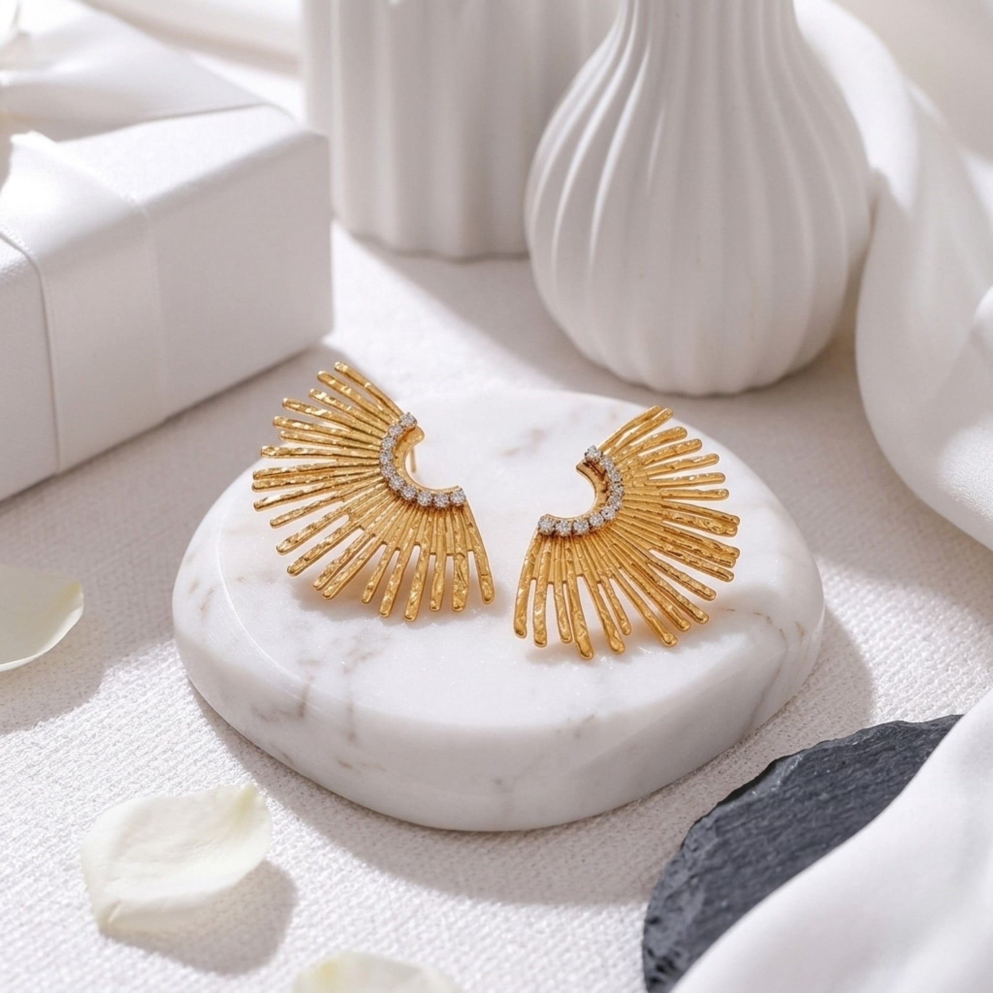 BEHI INDIGAMOND EARRINGS