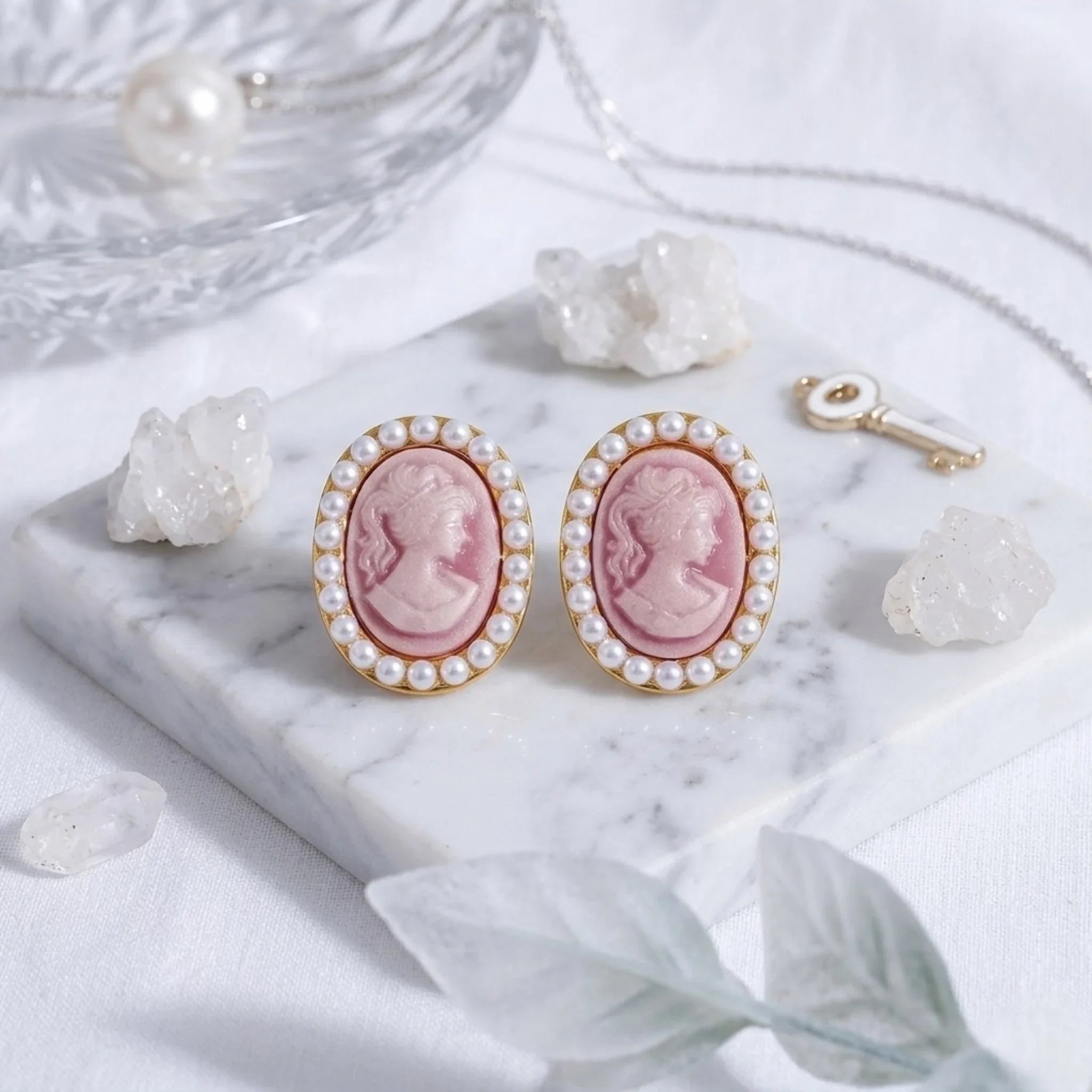 BEHI LADY EARRINGS