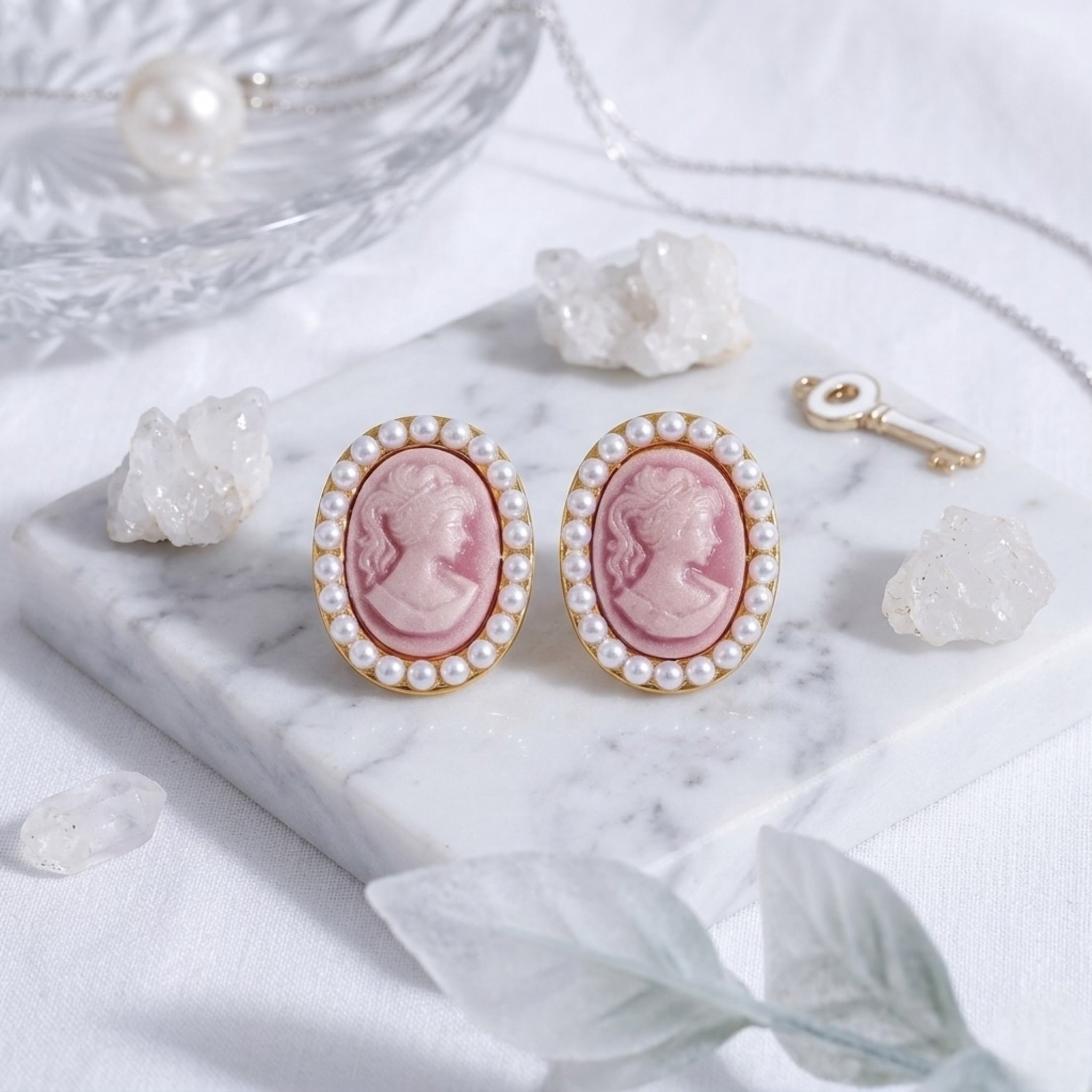 BEHI LADY EARRINGS