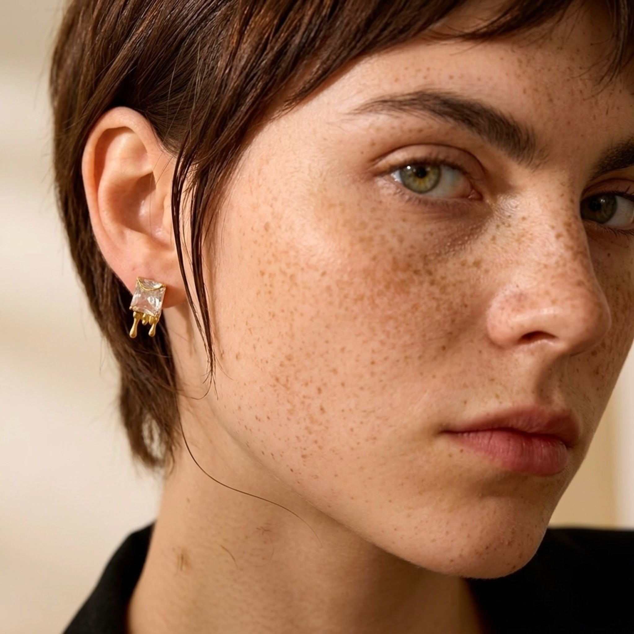 BEHI TIARA EARRINGS