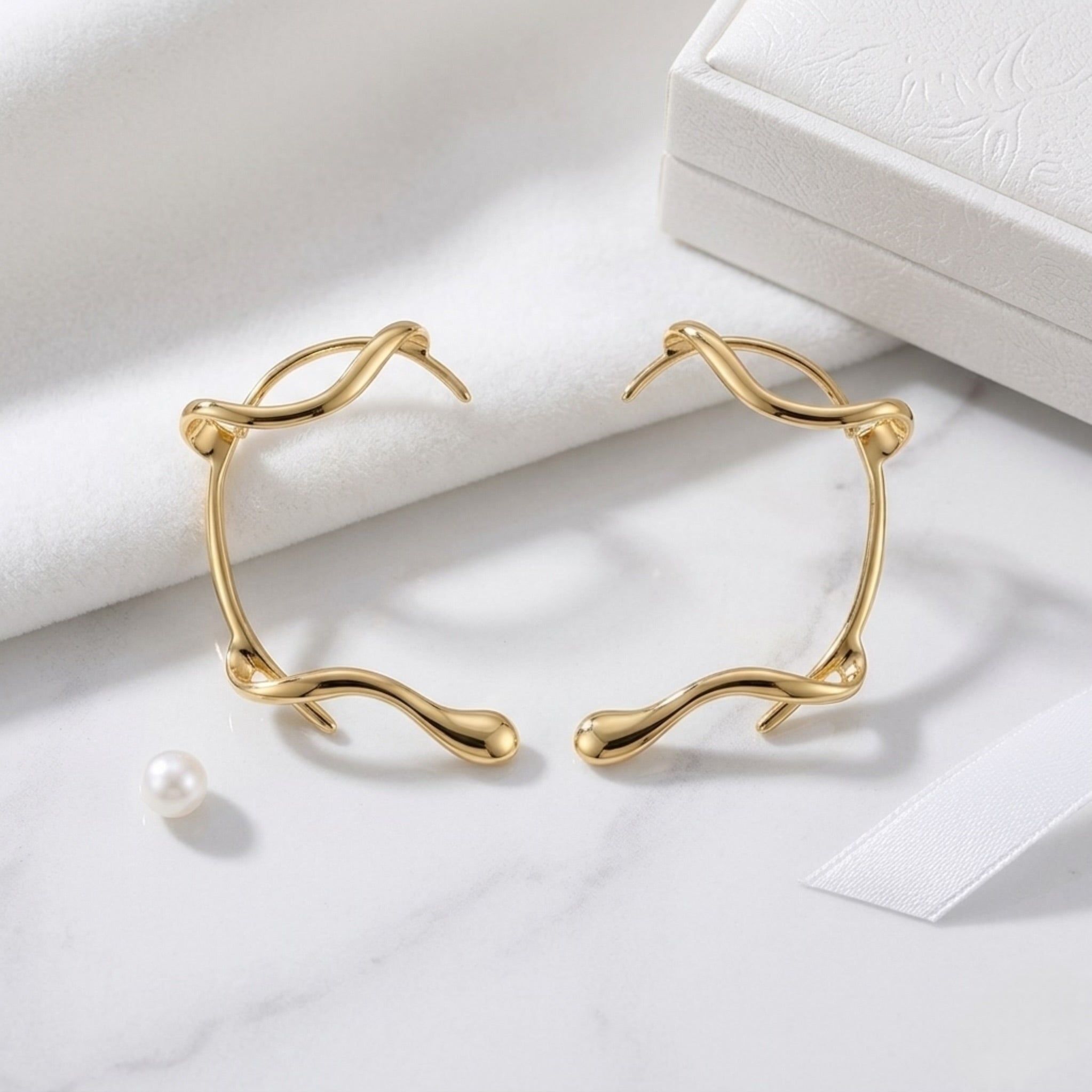BEHI AFRODITE EARCUFFS