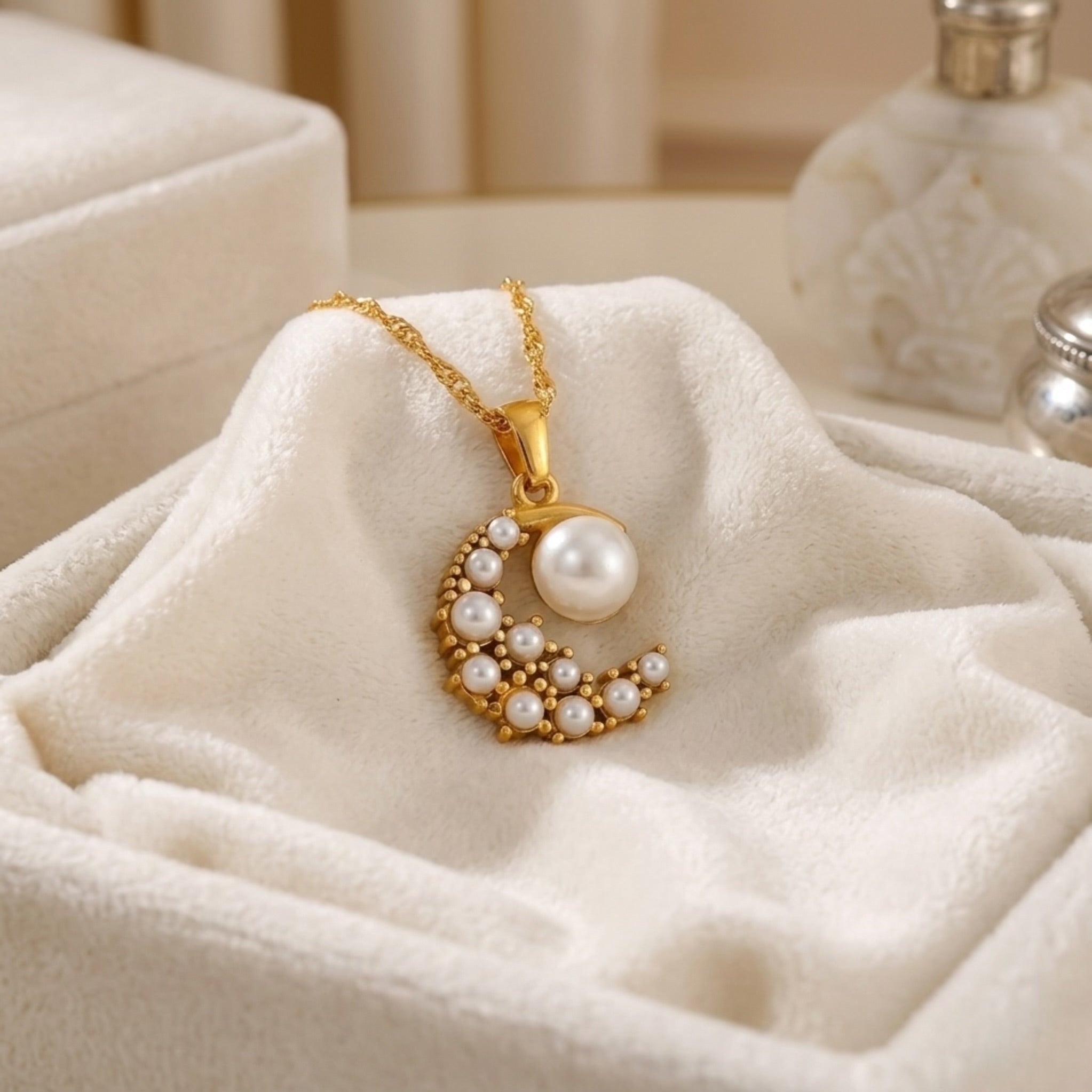 BEHI LUNA NECKLACE