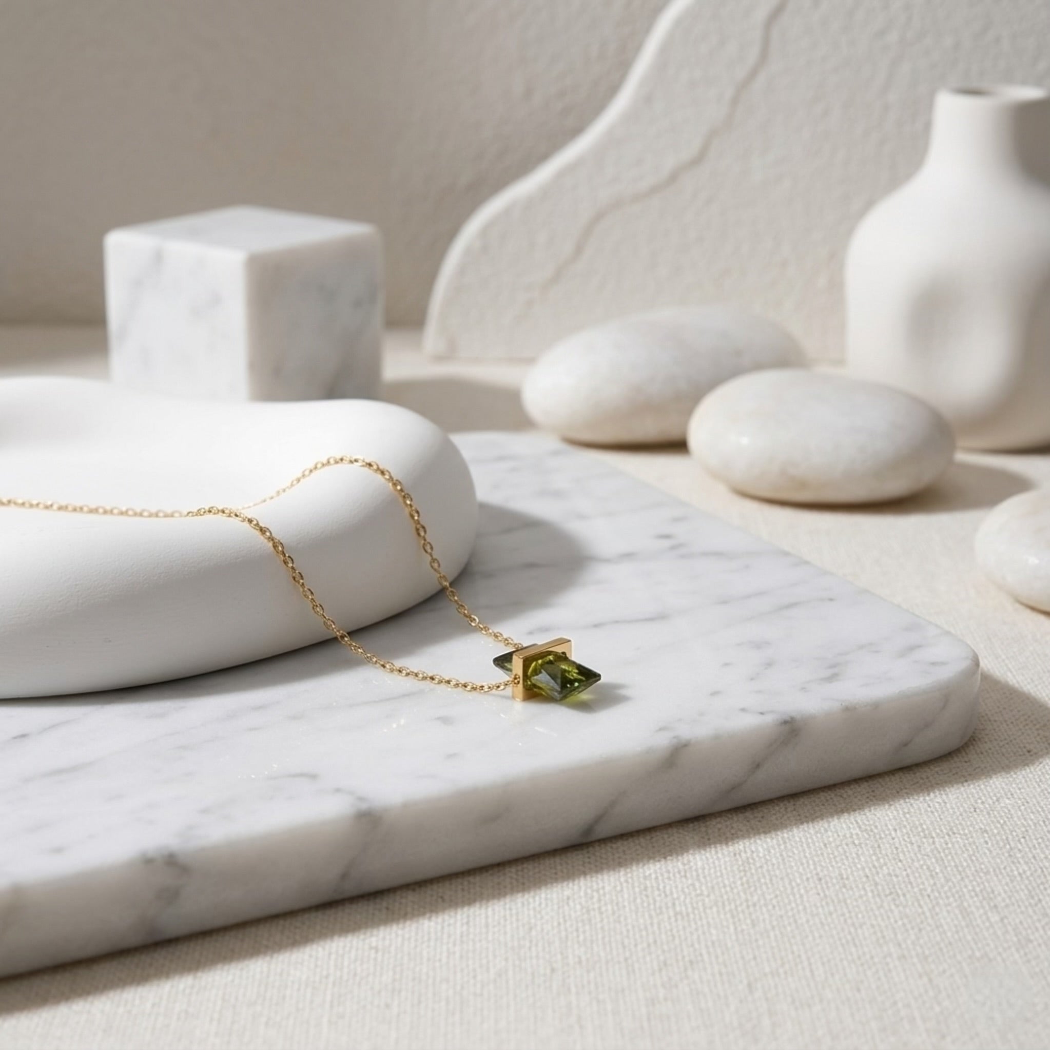 BEHI GLINKA NECKLACE