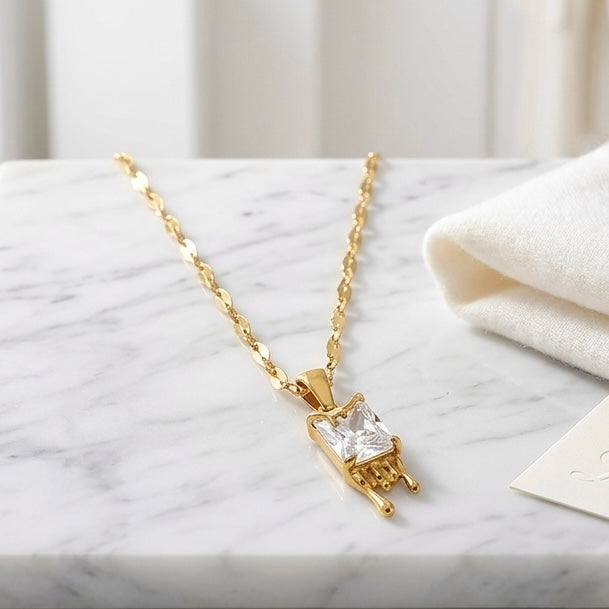 BEHI TIARA NECKLACE