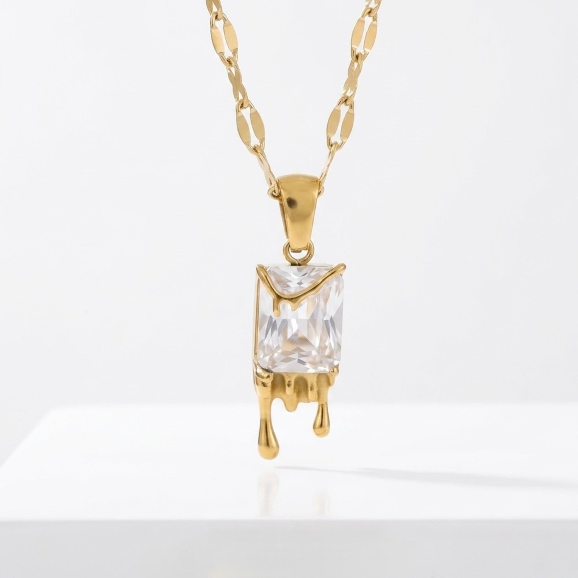 BEHI TIARA NECKLACE
