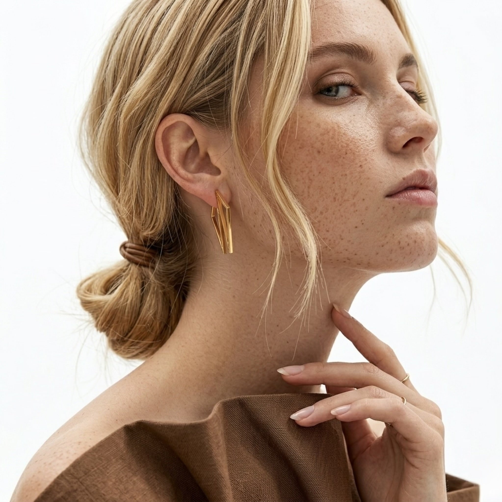 BEHI ELIF EARRINGS