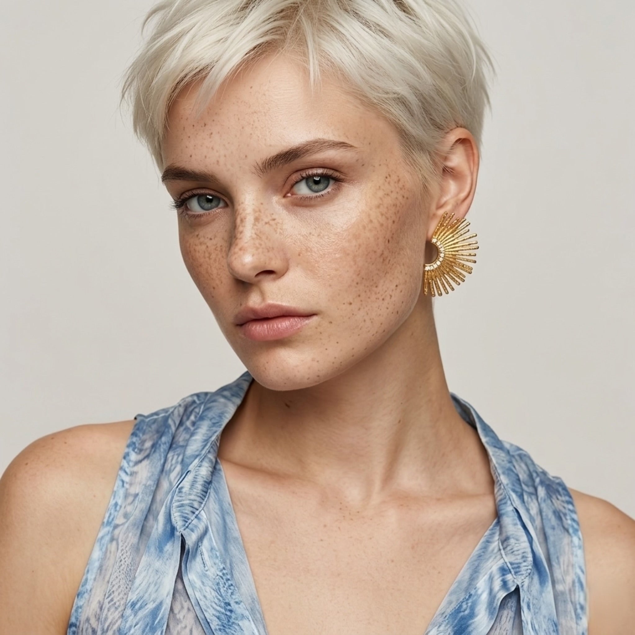 BEHI INDIGAMOND EARRINGS