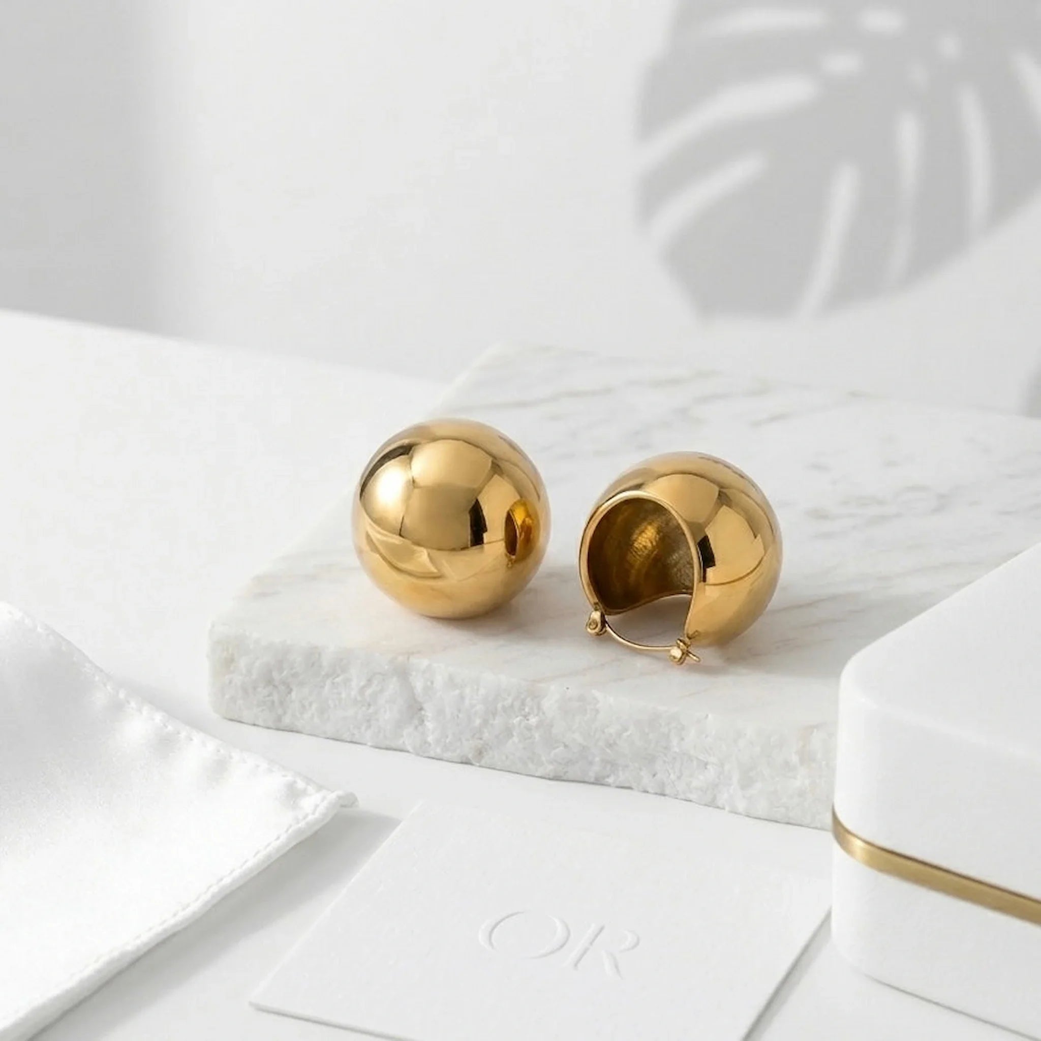 BEHI ERIKA EARRING