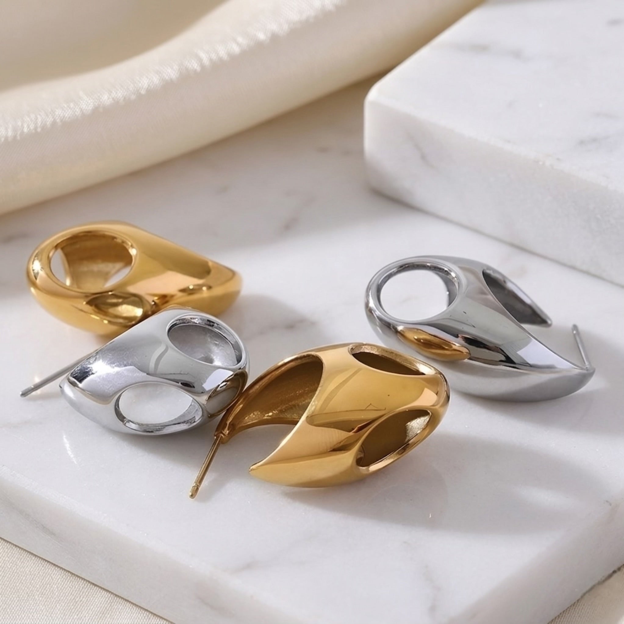 BEHI JUDY EARRINGS