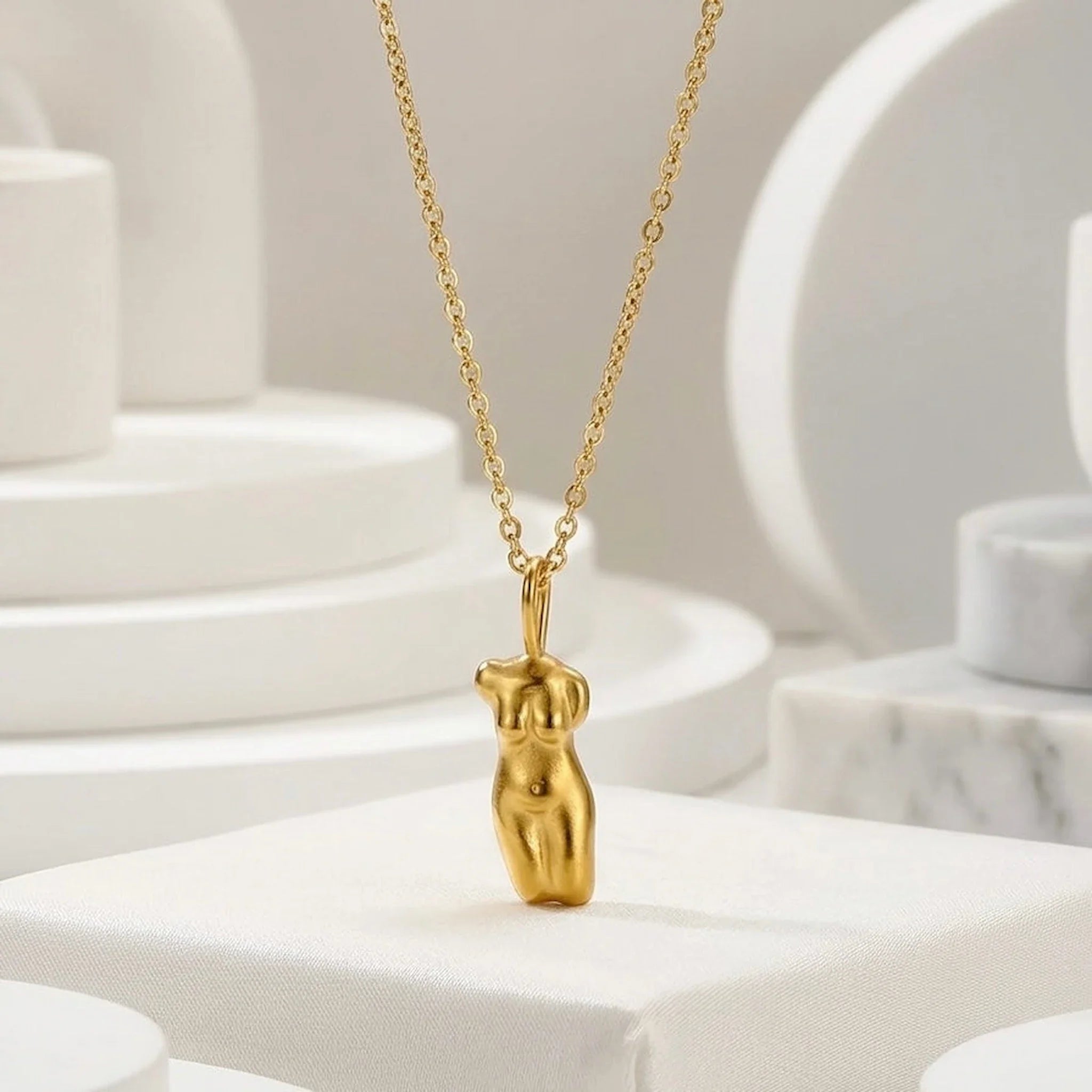 BEHI MANNEQUIN NECKLACE