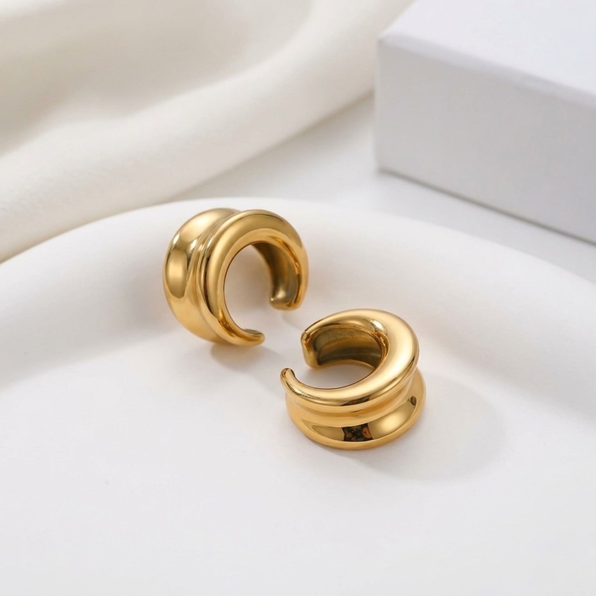 BEHI NIKOLINA EARCUFFS