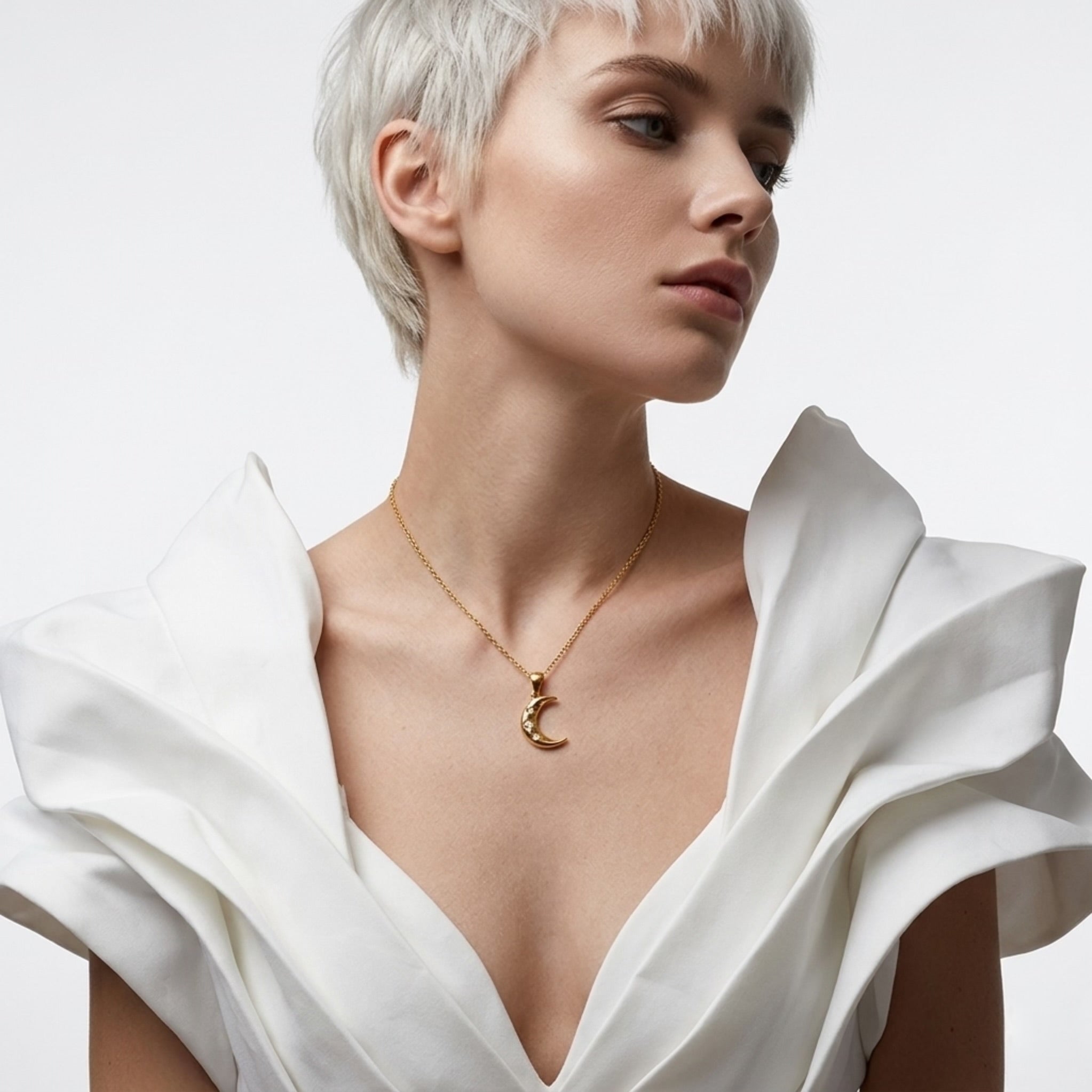 BEHI MOON NECKLACE