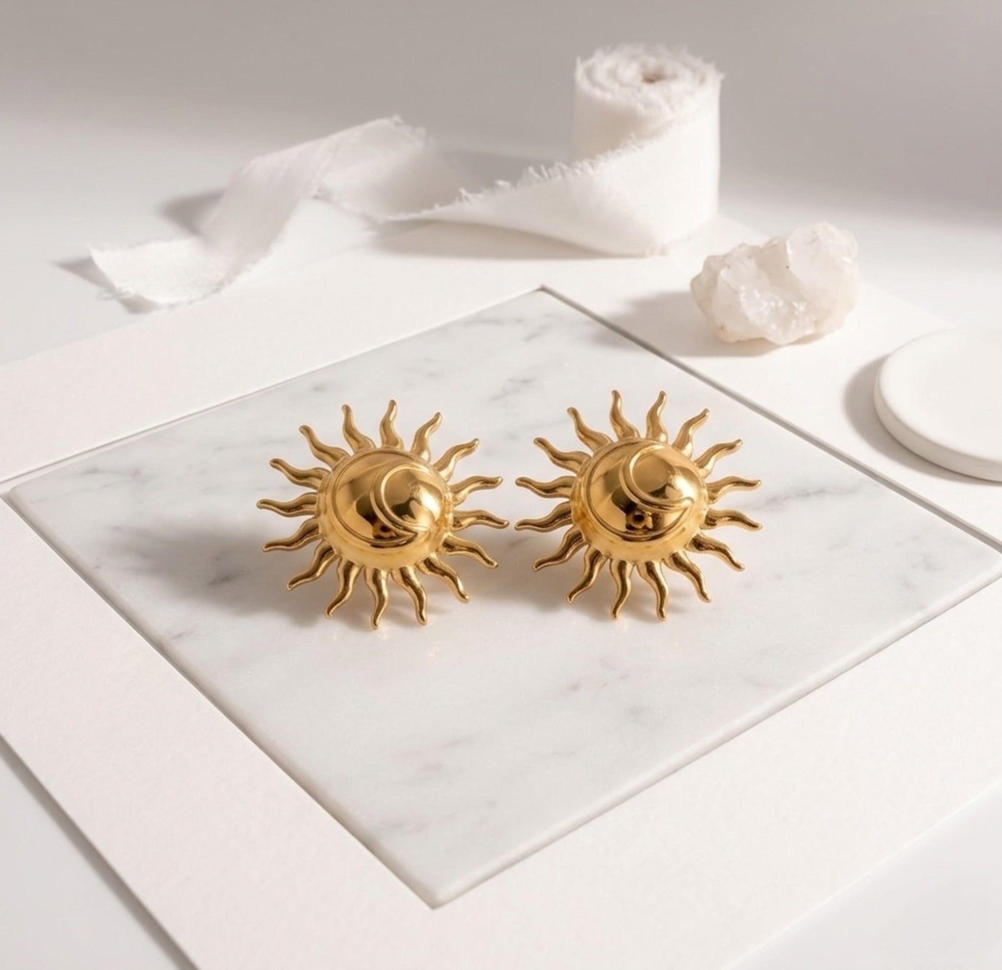 BEHI GLOW EARRINGS