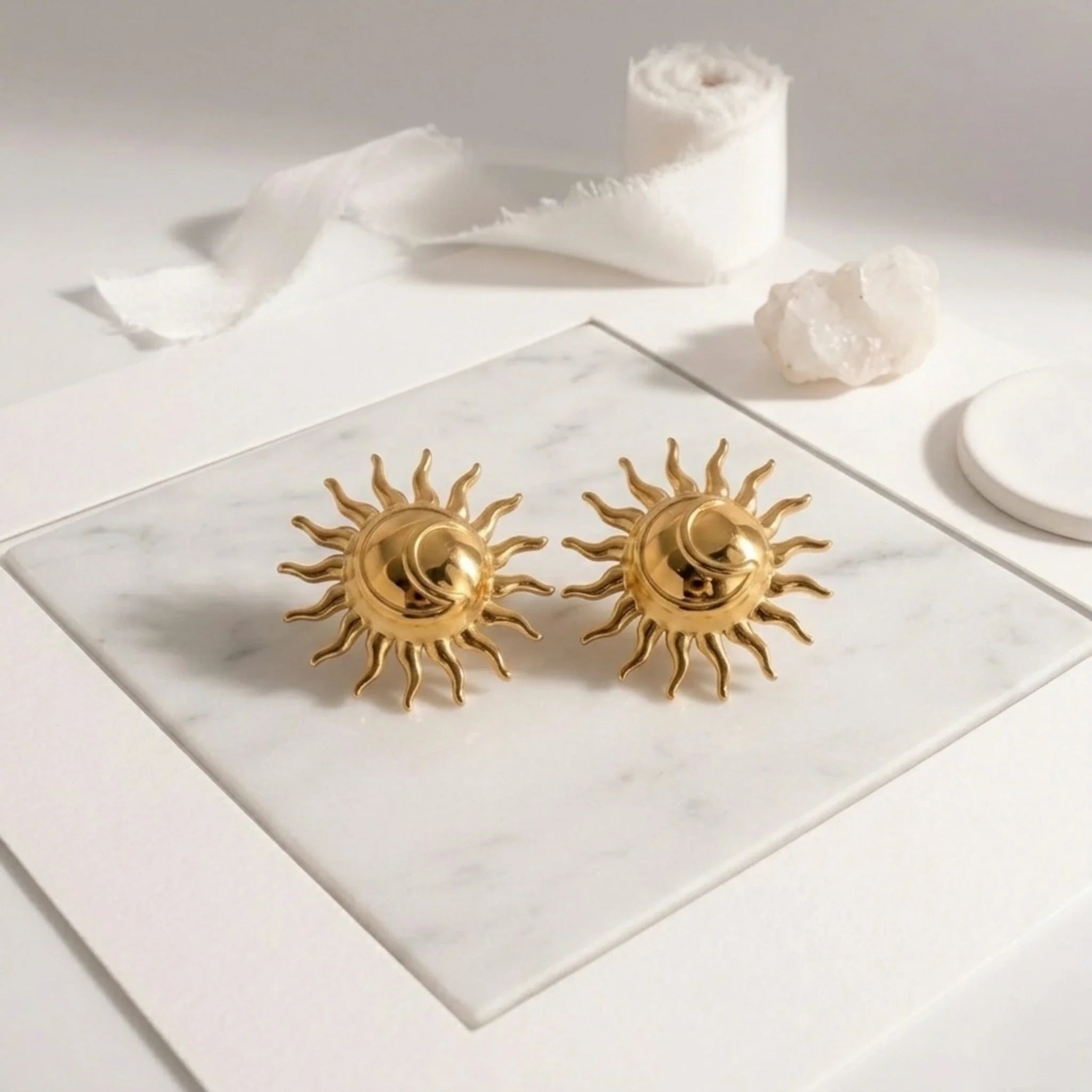 BEHI GLOW EARRINGS