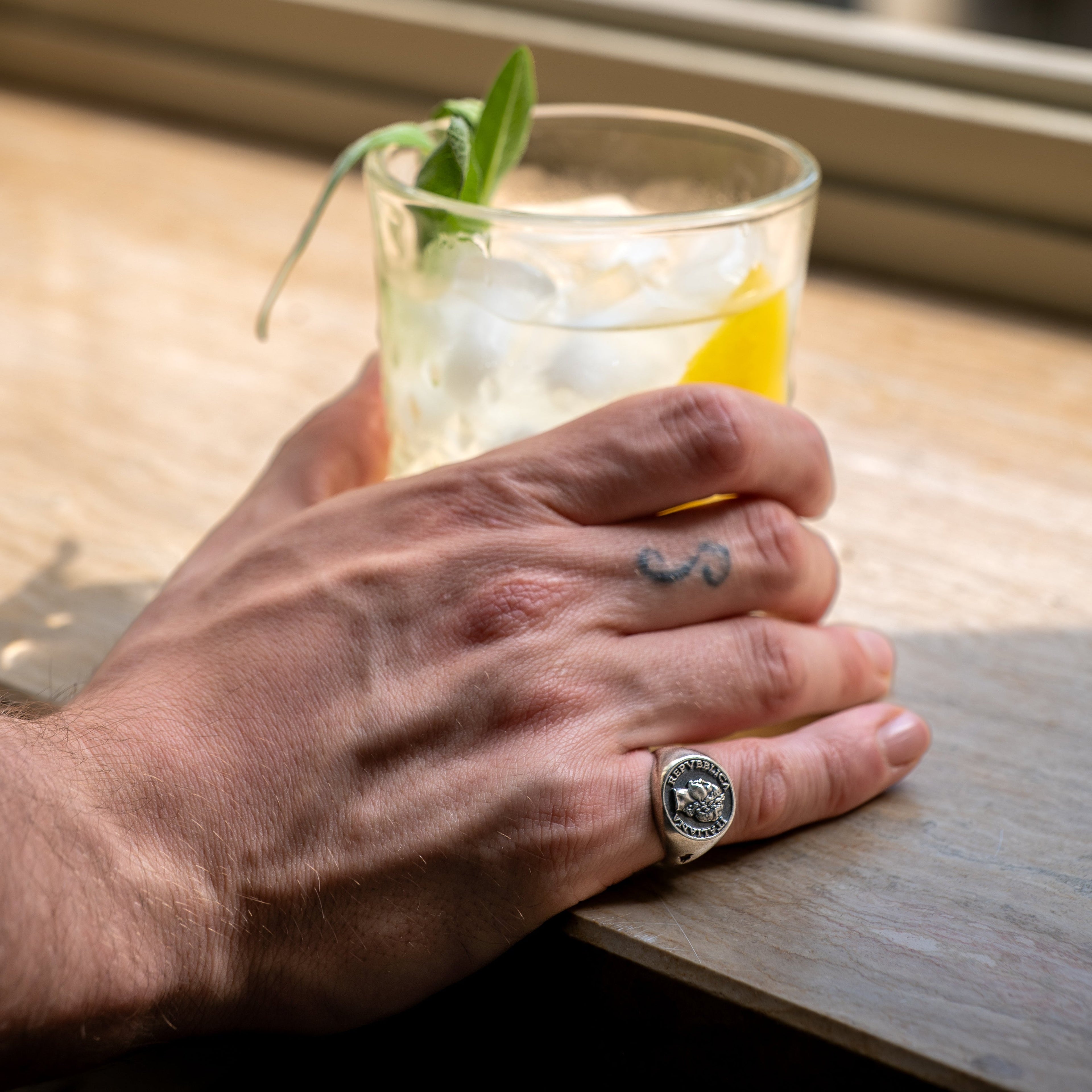 Anello Chevalier Argento Smalto Dolce Vita Anni 50 Vintage