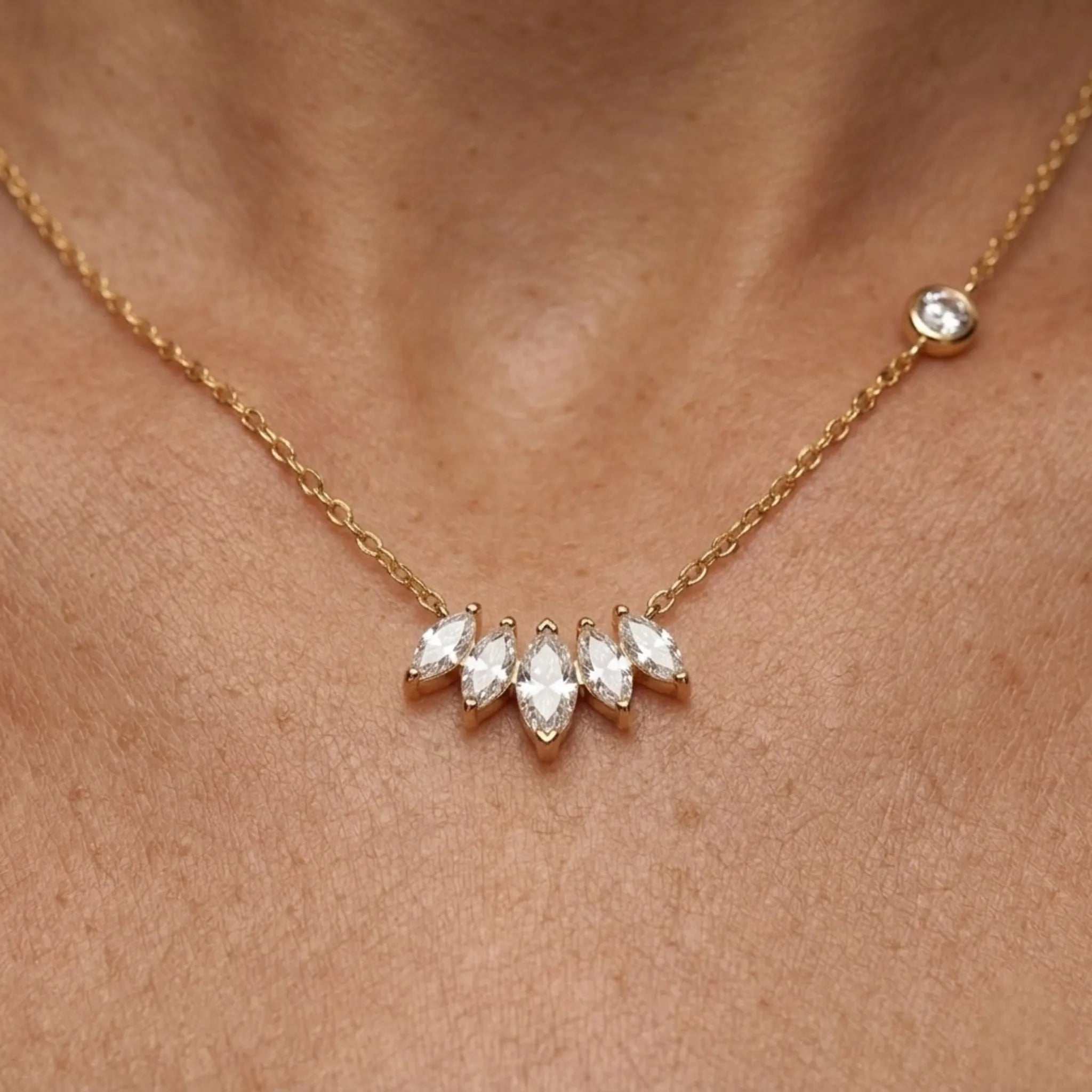 BEHI LISA NECKLACE