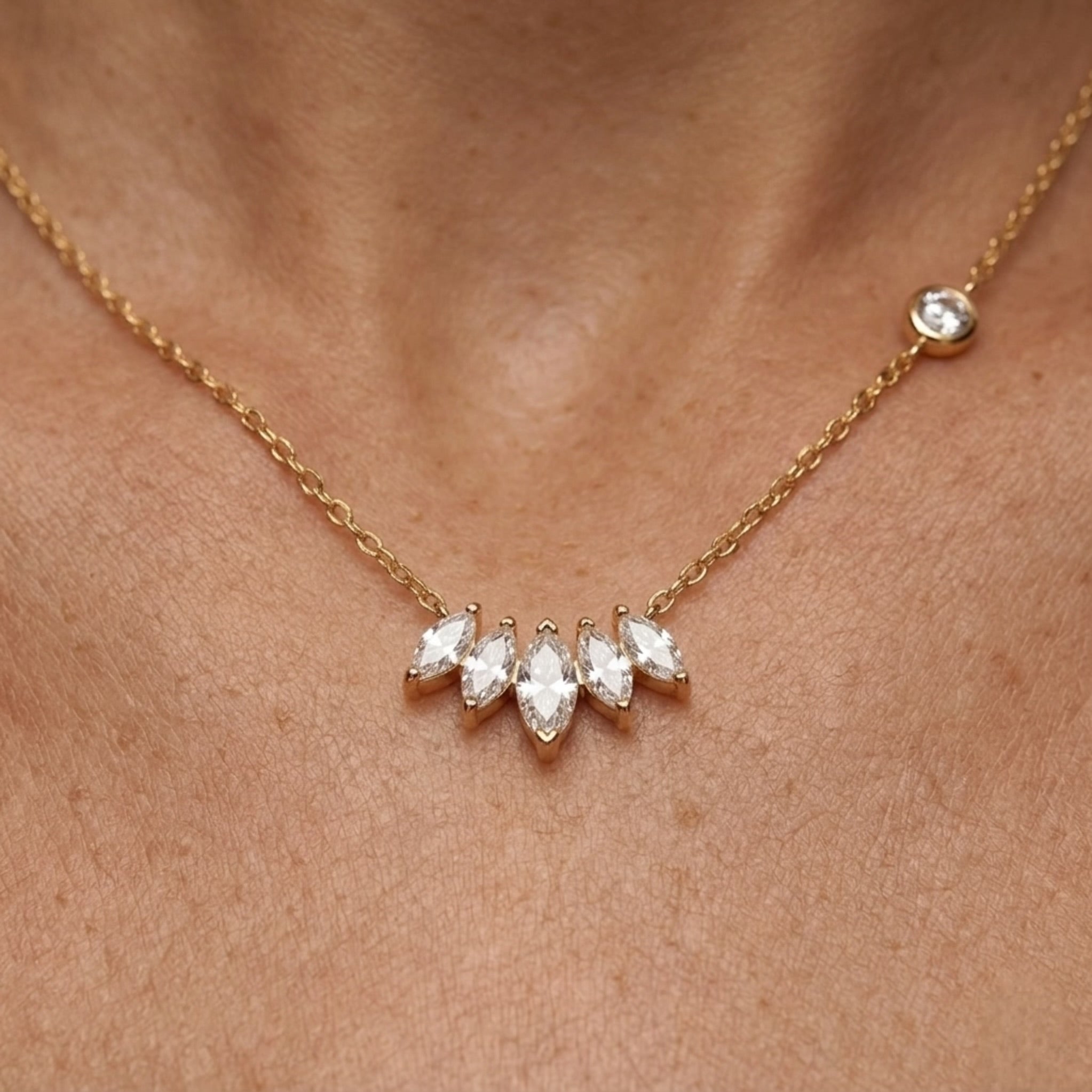 BEHI LISA NECKLACE