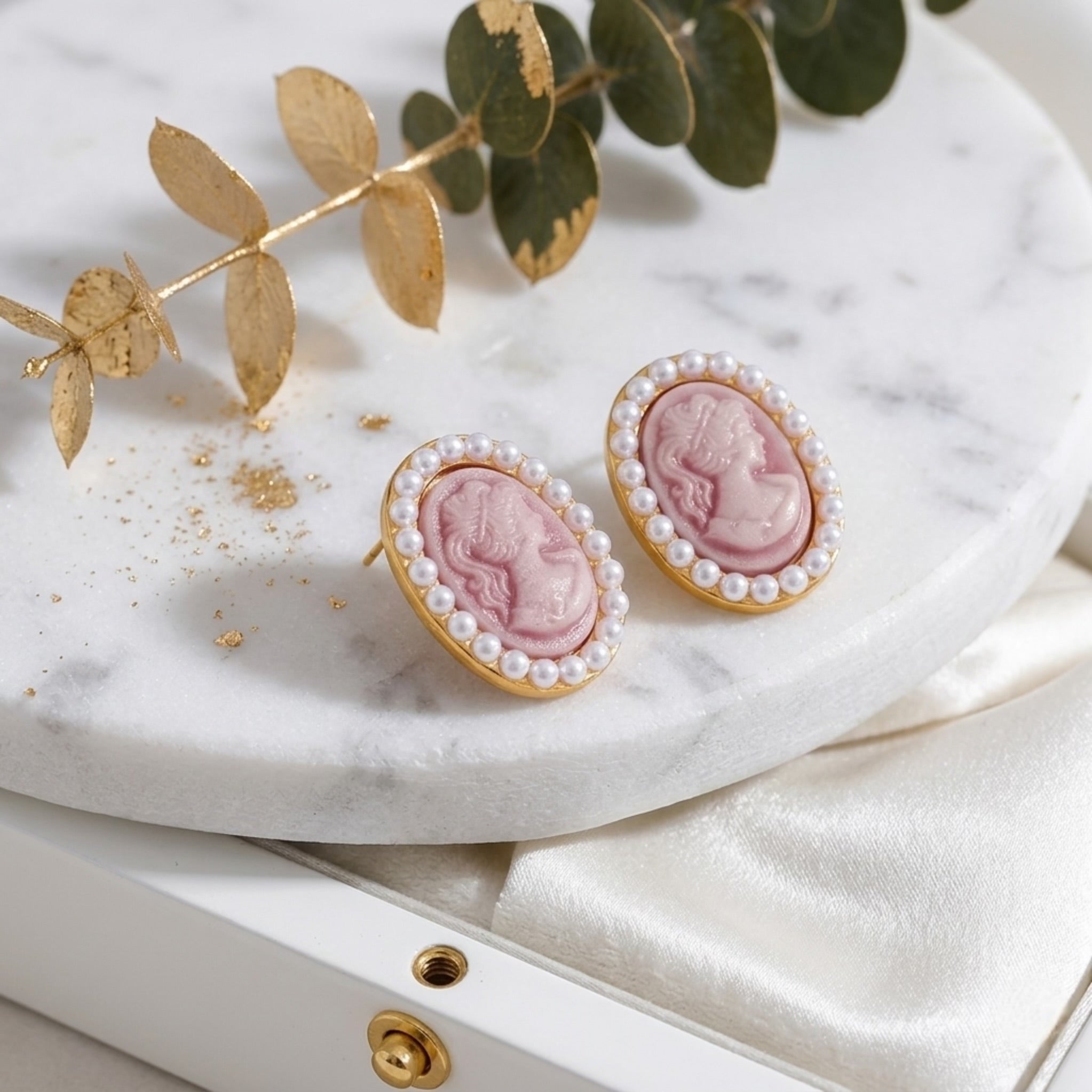 BEHI LADY EARRINGS