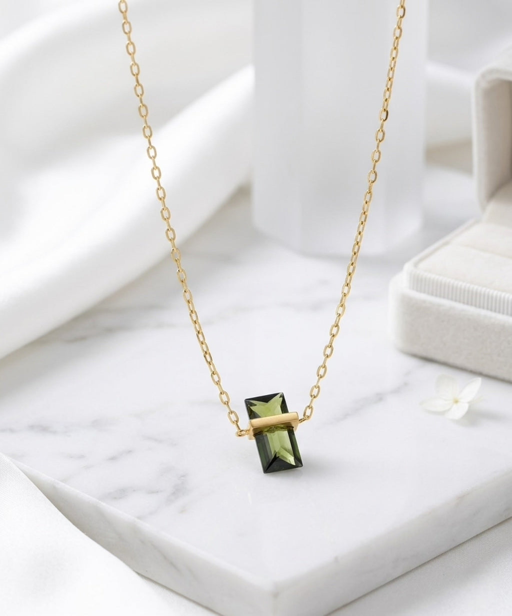 BEHI GLINKA NECKLACE