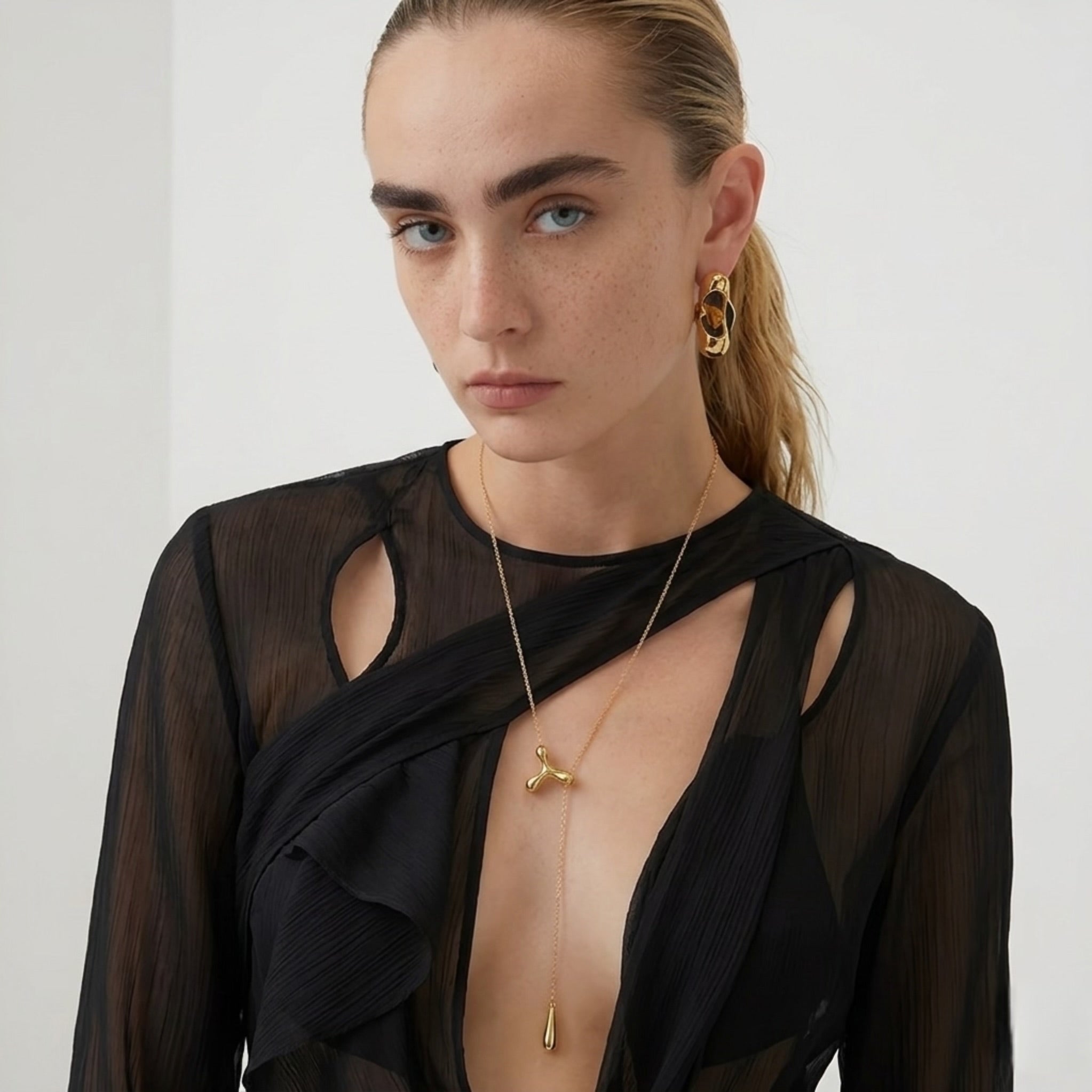 BEHI OLENKA NECKLACE