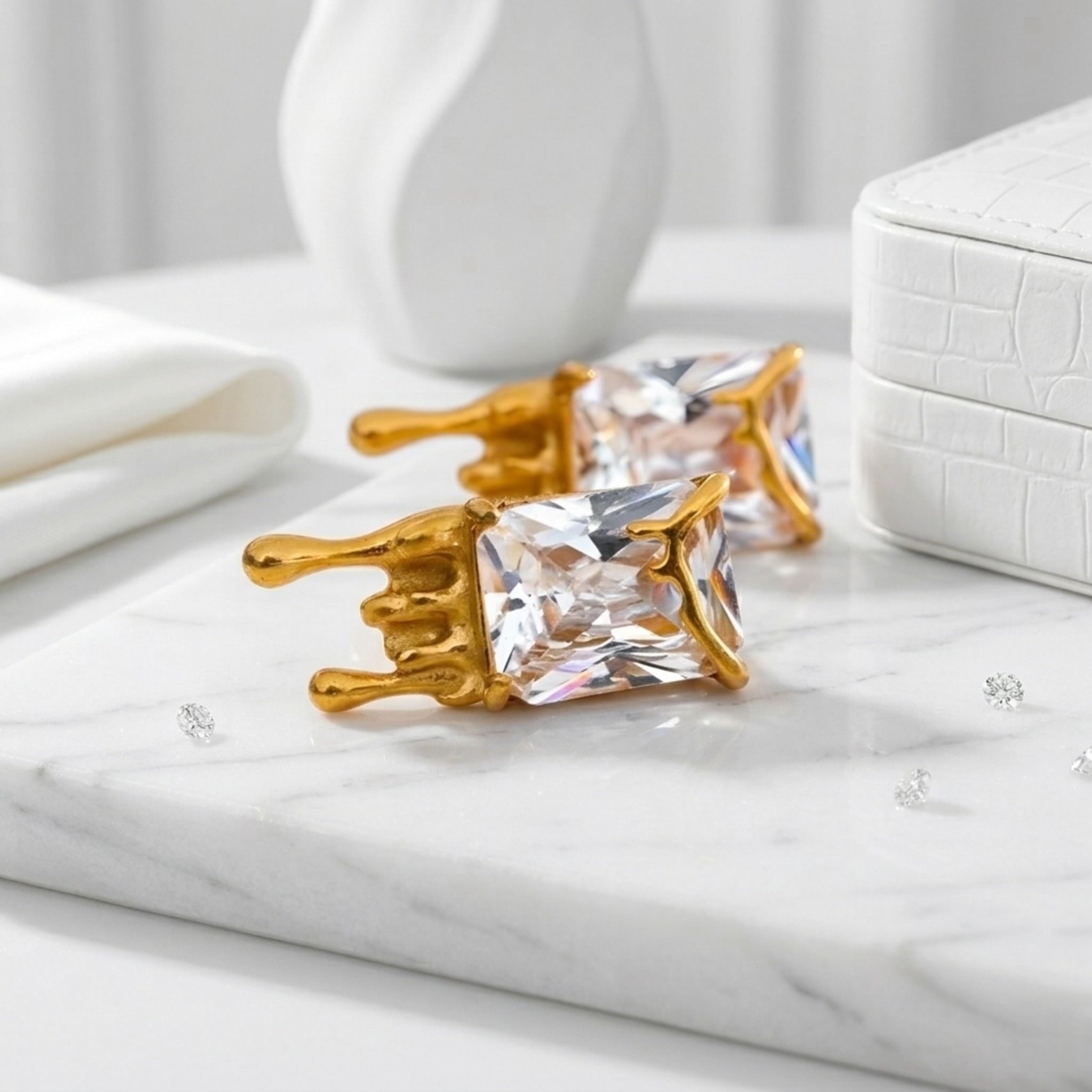BEHI TIARA EARRINGS