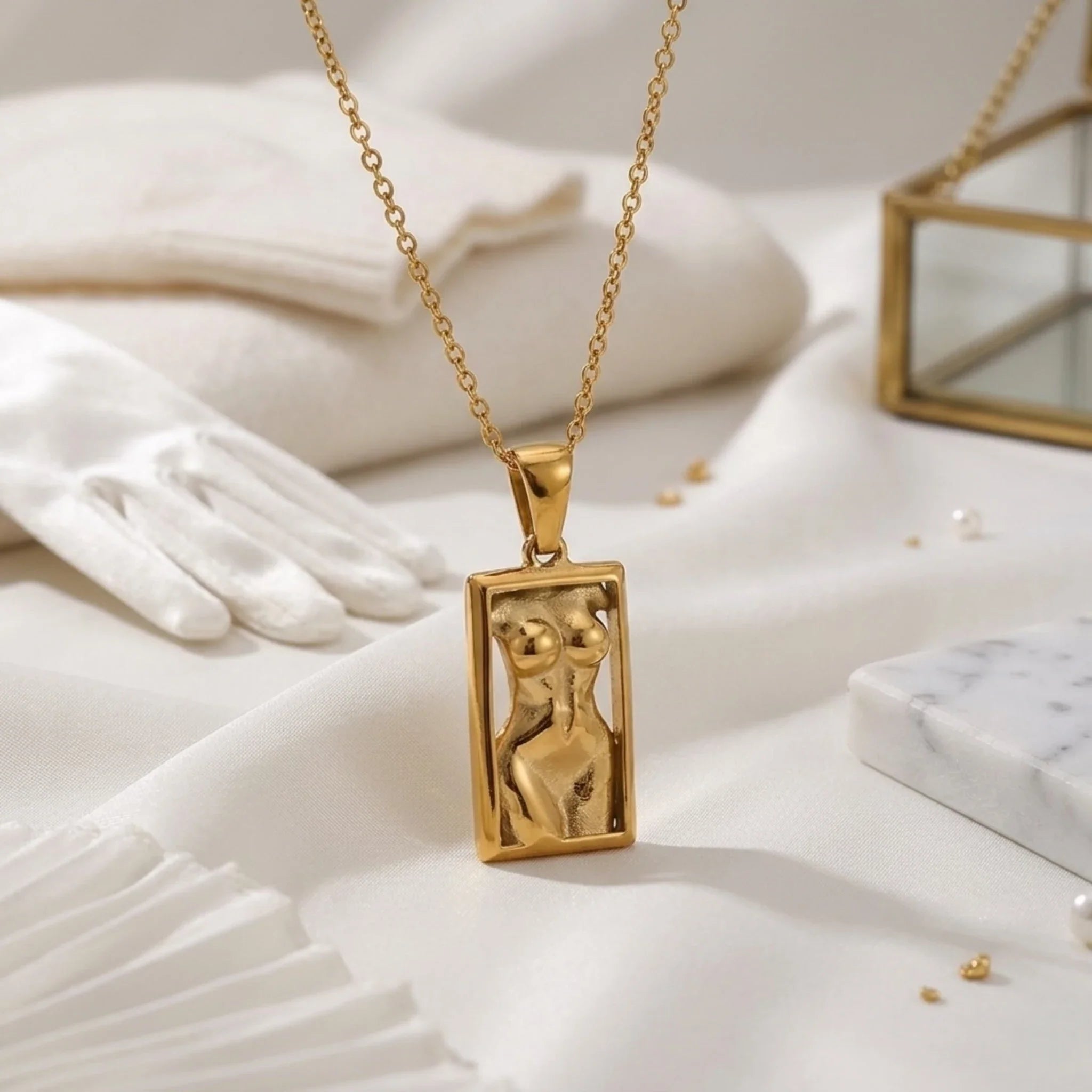 BEHI ROMANESQUE NECKLACE