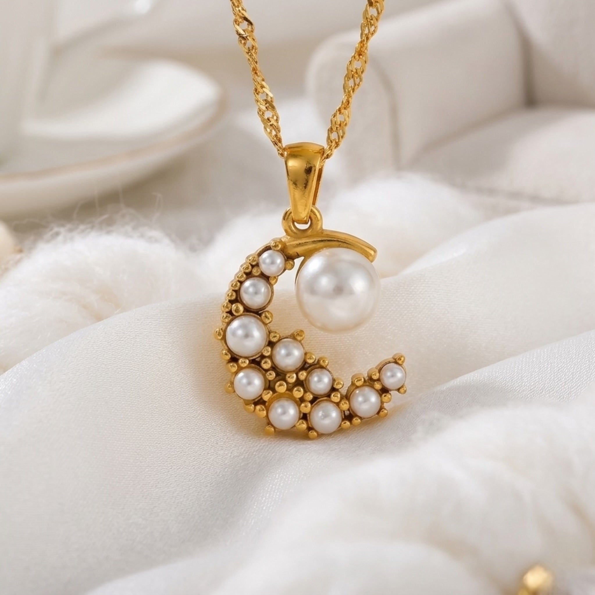 BEHI LUNA NECKLACE