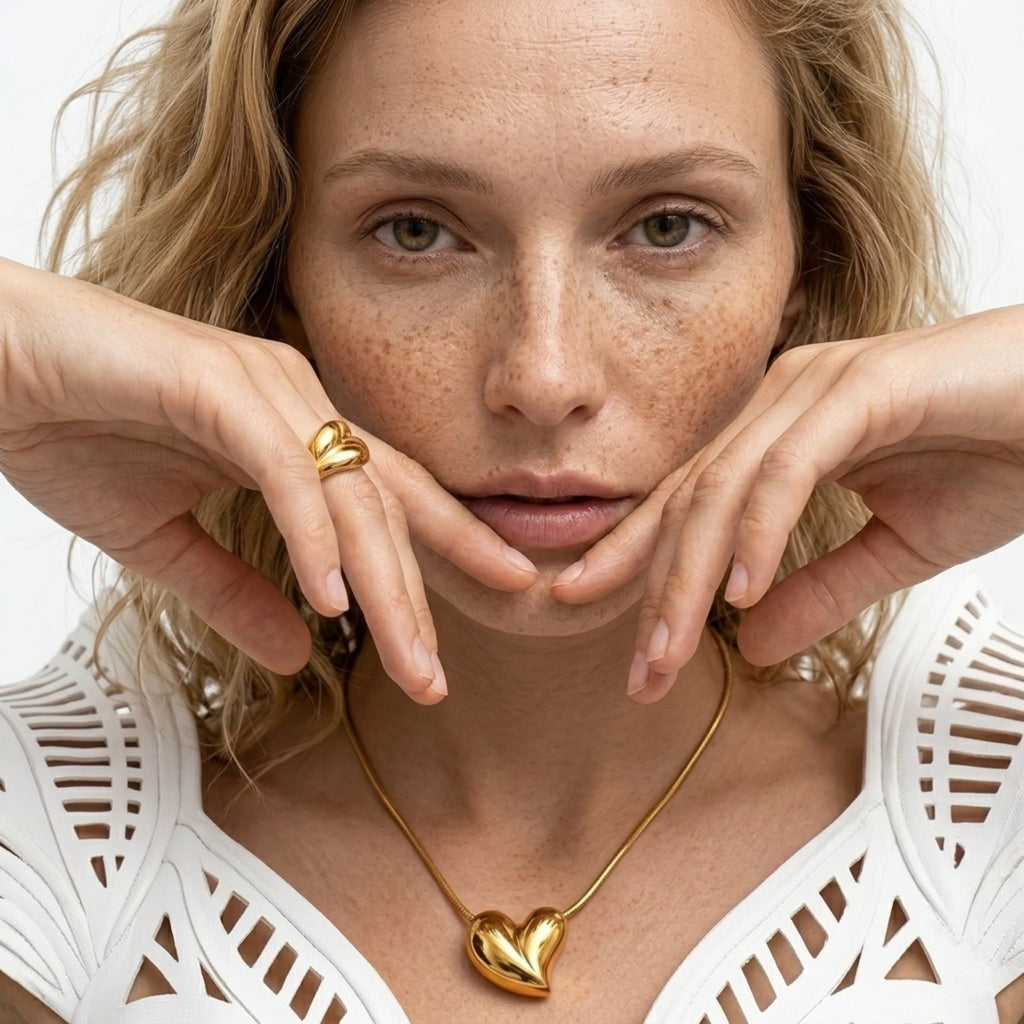 BEHI AMORINO NECKLACE