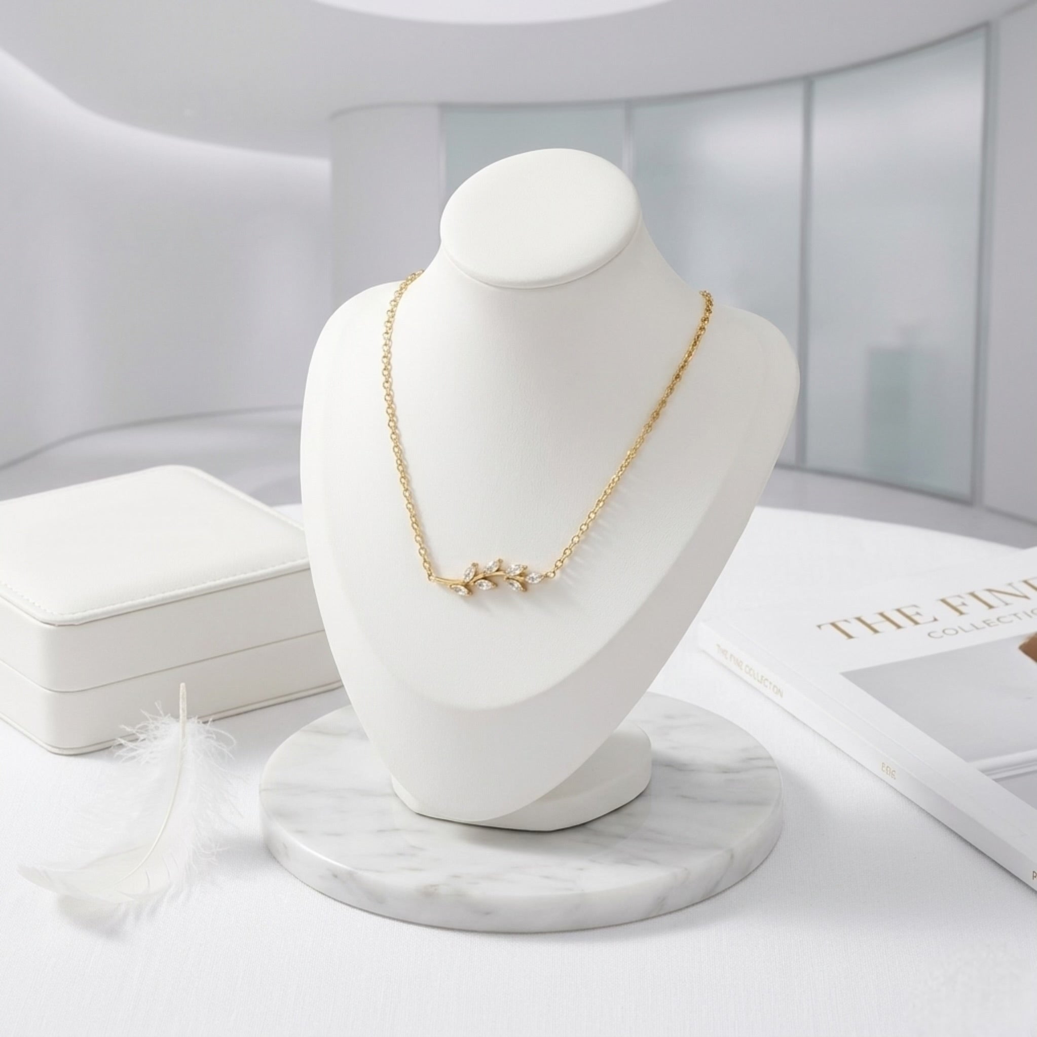 BEHI NANIKO NECKLACE