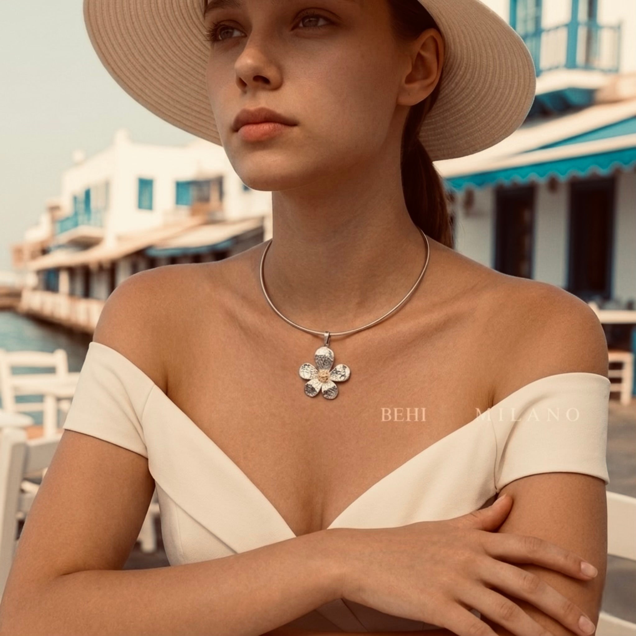 BEHI BLOOM CHOKER