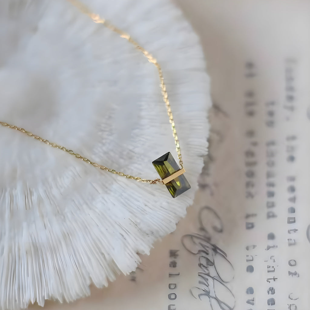 BEHI GLINKA NECKLACE