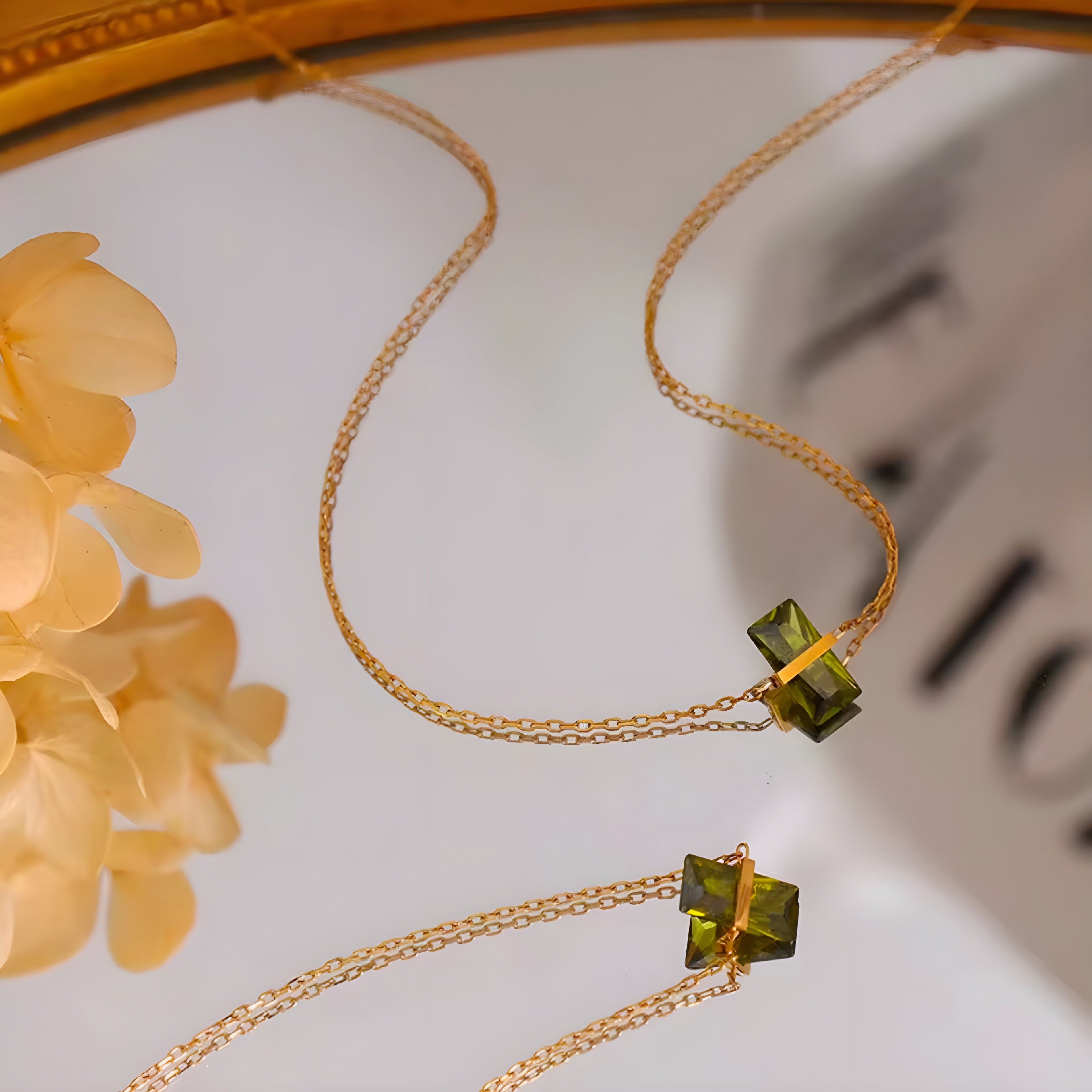 BEHI GLINKA NECKLACE