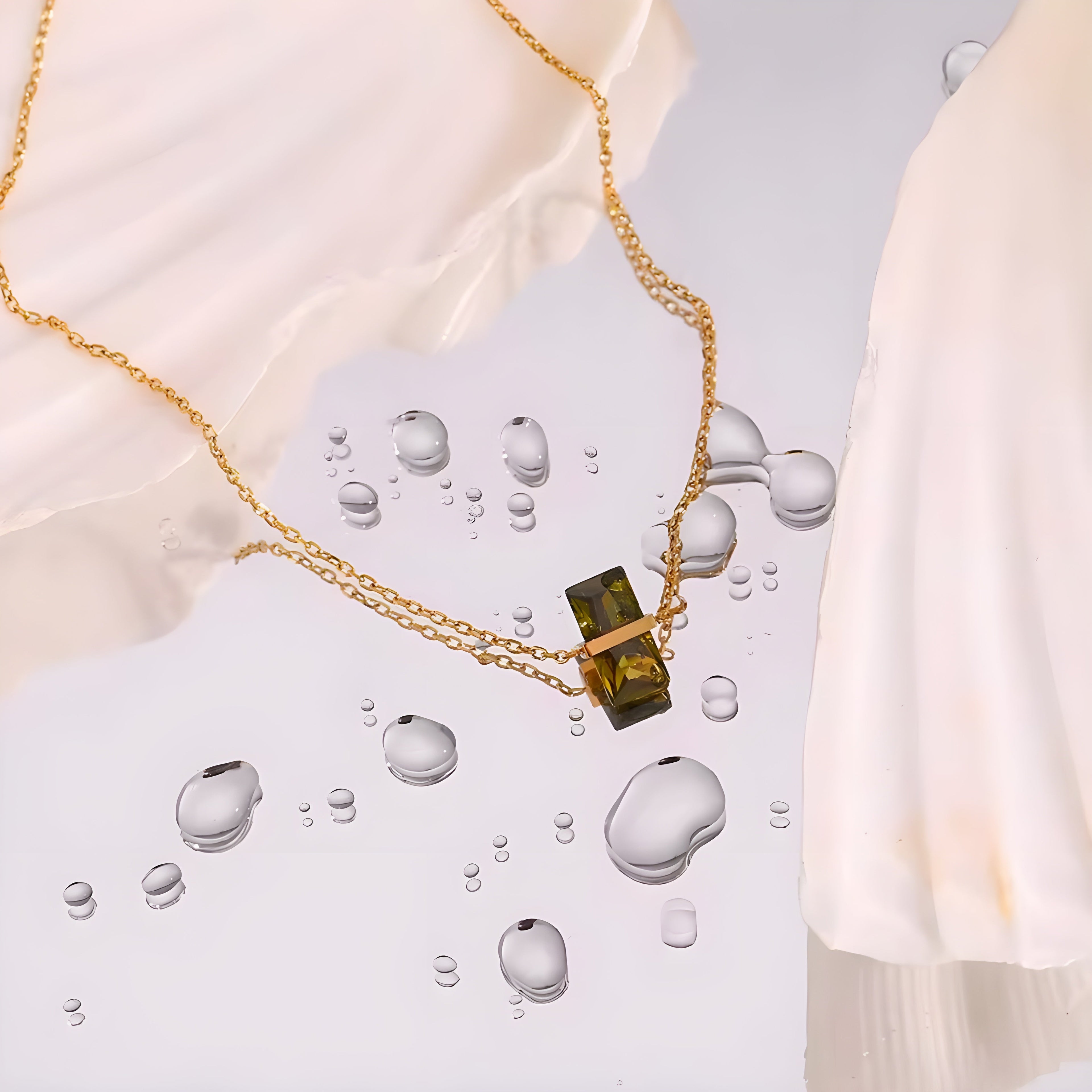 BEHI GLINKA NECKLACE