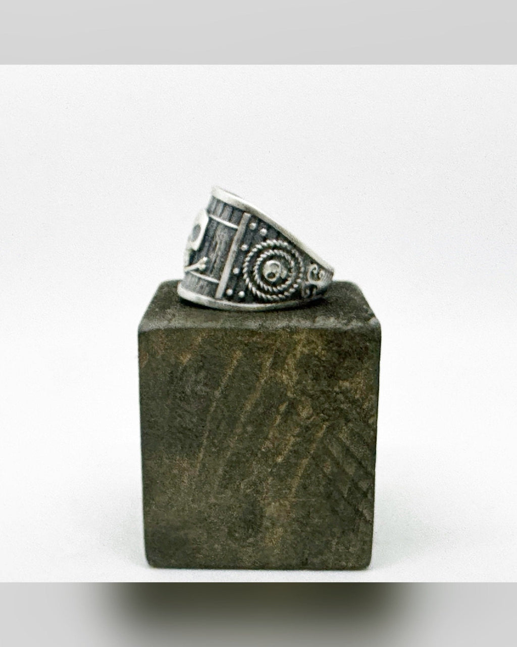Anello Uomo Argento Black Sails: Accessorio da Pirata.