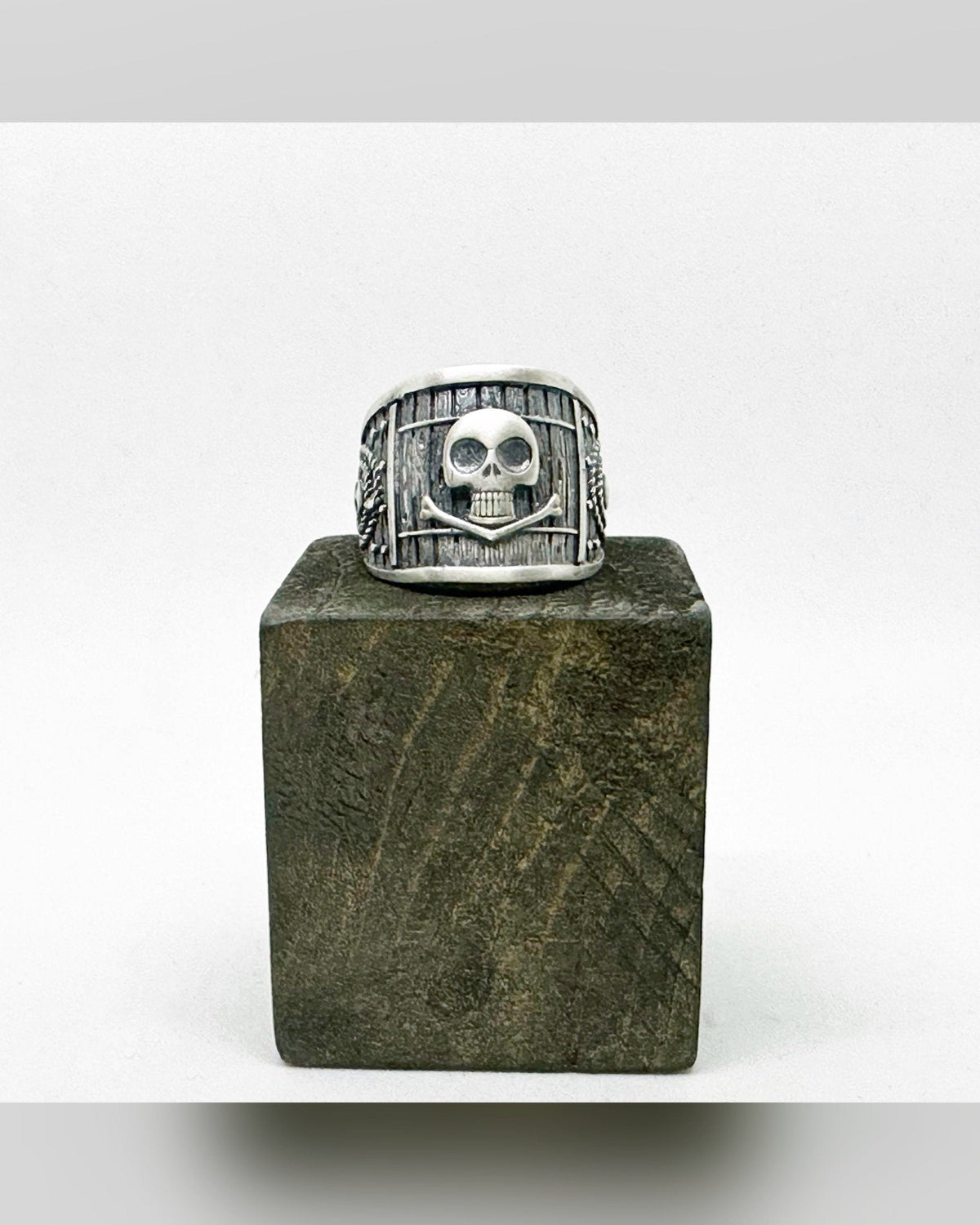 Anello Uomo Argento Black Sails: Accessorio da Pirata.