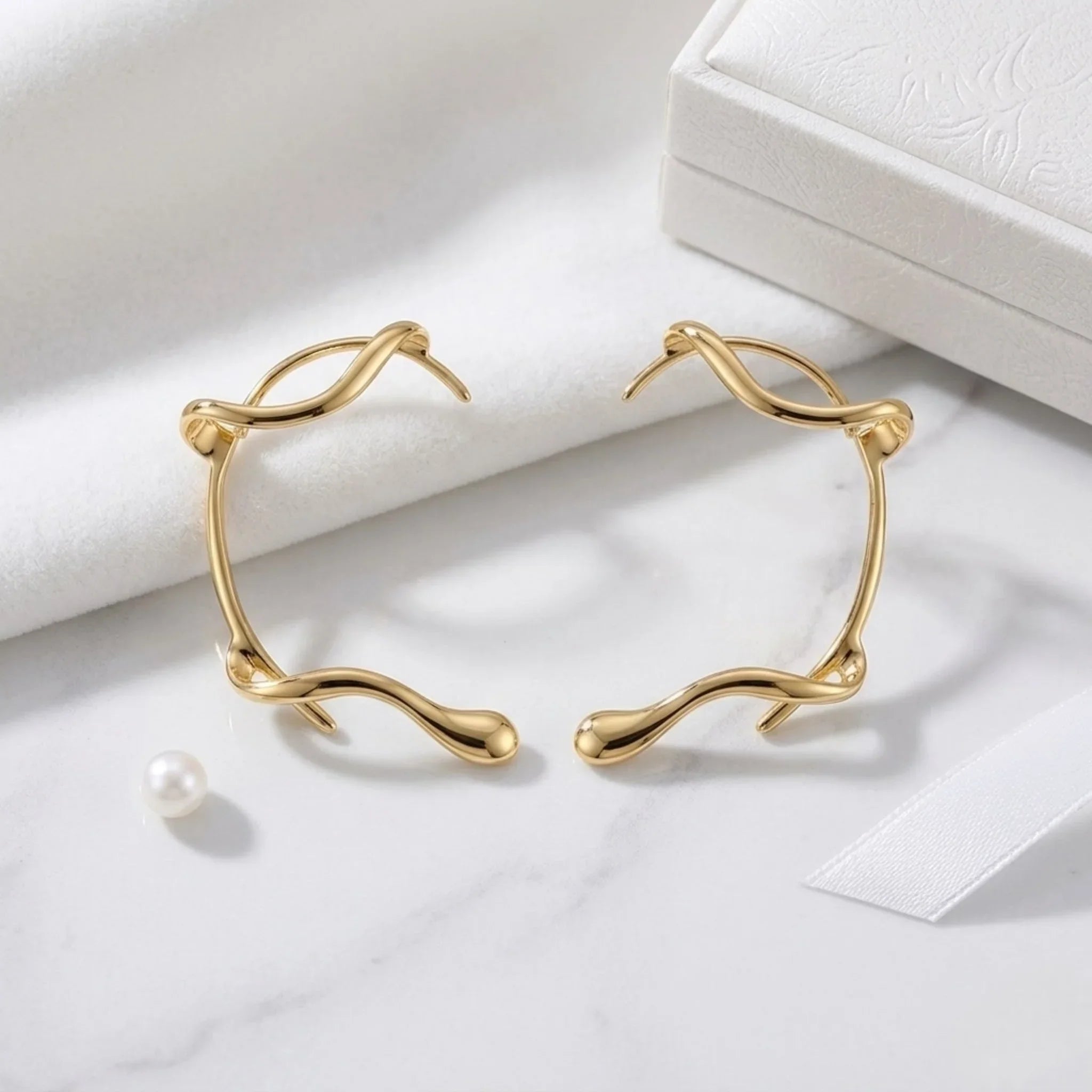 BEHI AFRODITE EARCUFFS