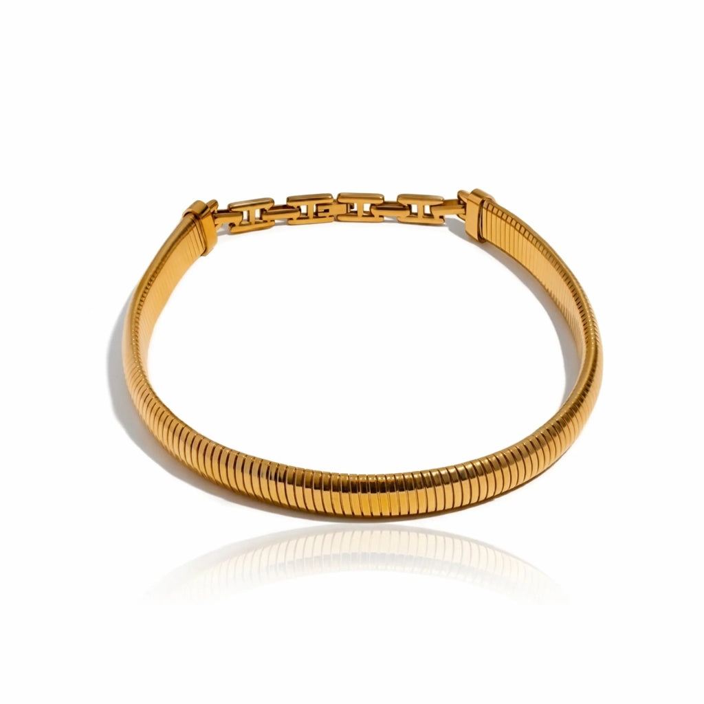 BEHI ALMOND CHOKER
