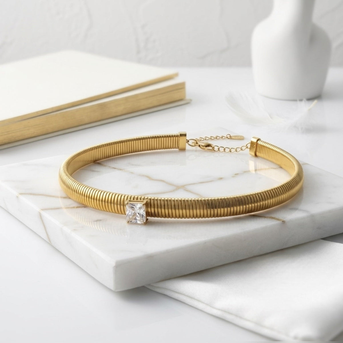 BEHI BEATRIZ CHOKER