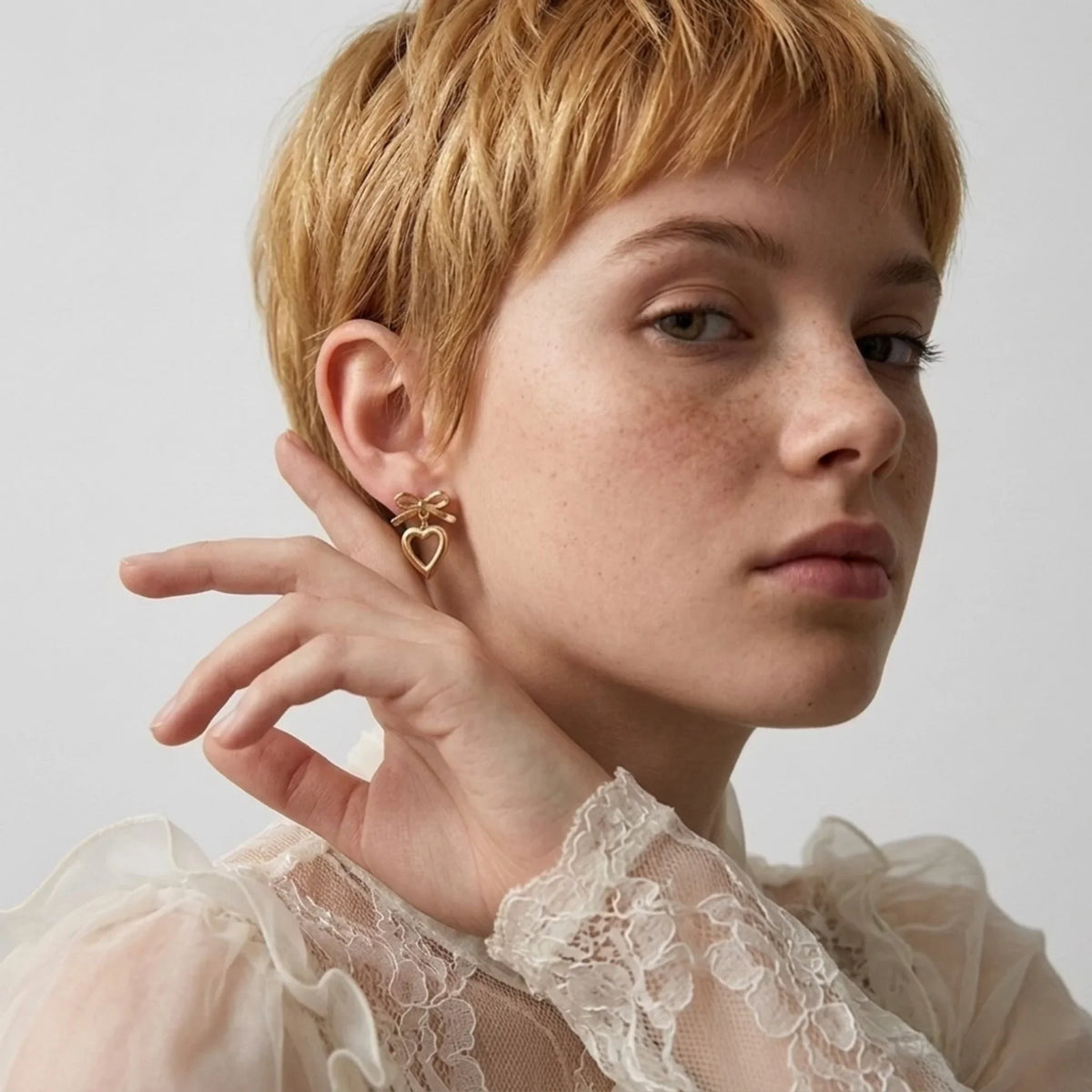 BEHI CARA EARRINGS