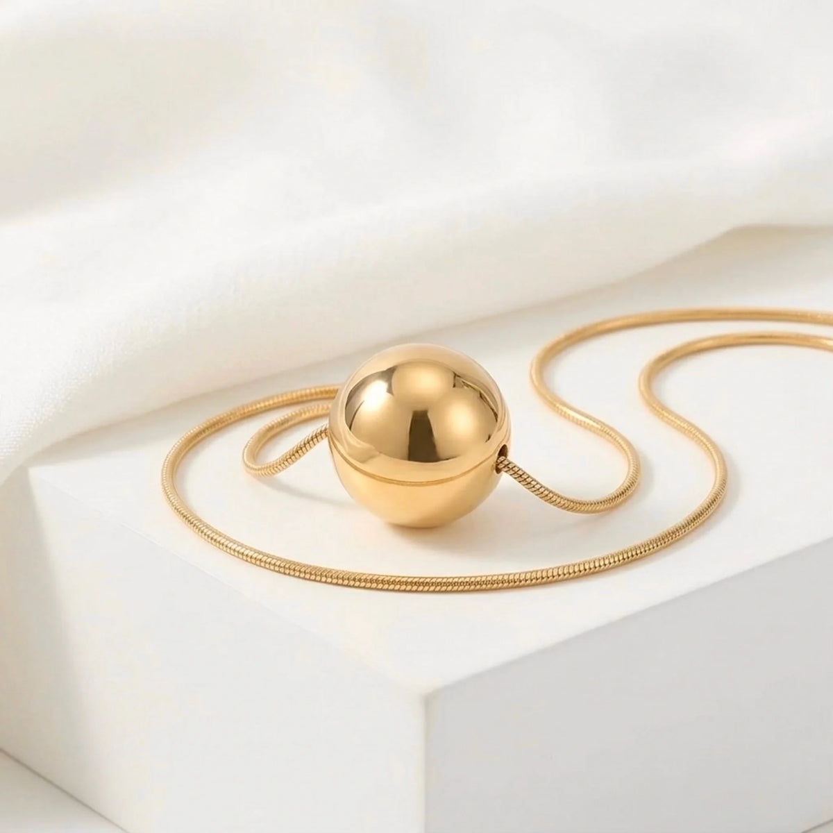 BEHI CHIC NECKLACE